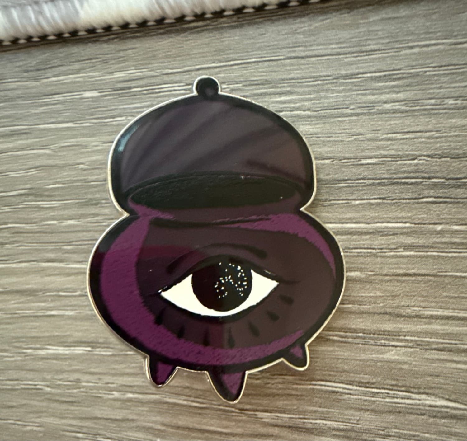 Hocus Pocus Villains Spelltacular Cauldron Eye Pin front