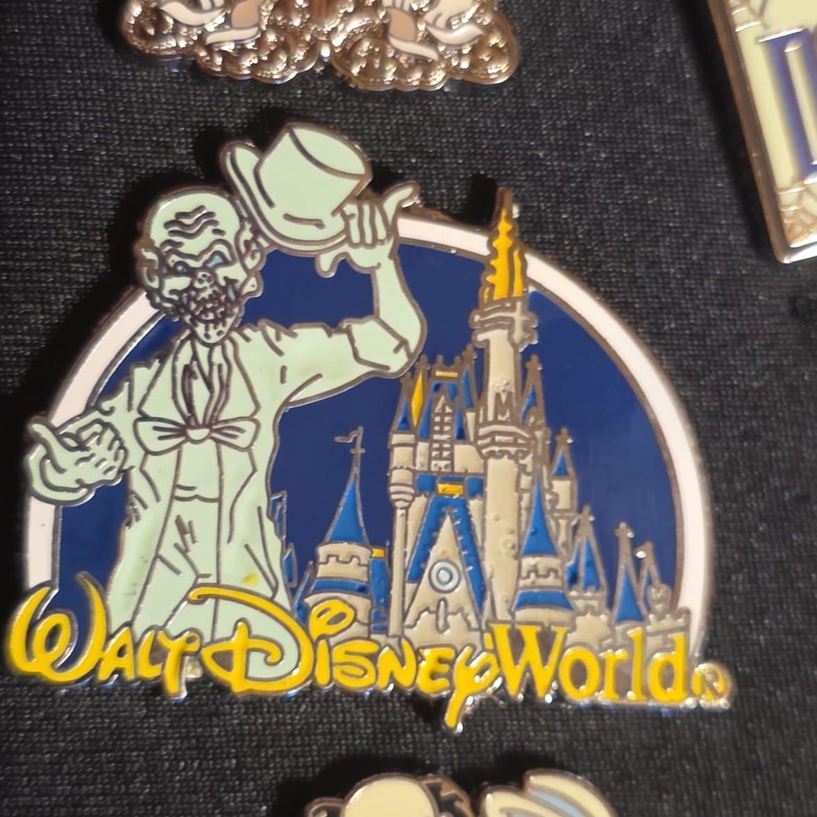 Ezra Hitchhiking Ghost by Cinderella's Castle - Walt Disney World Haunted Mansion Trading Pin front
