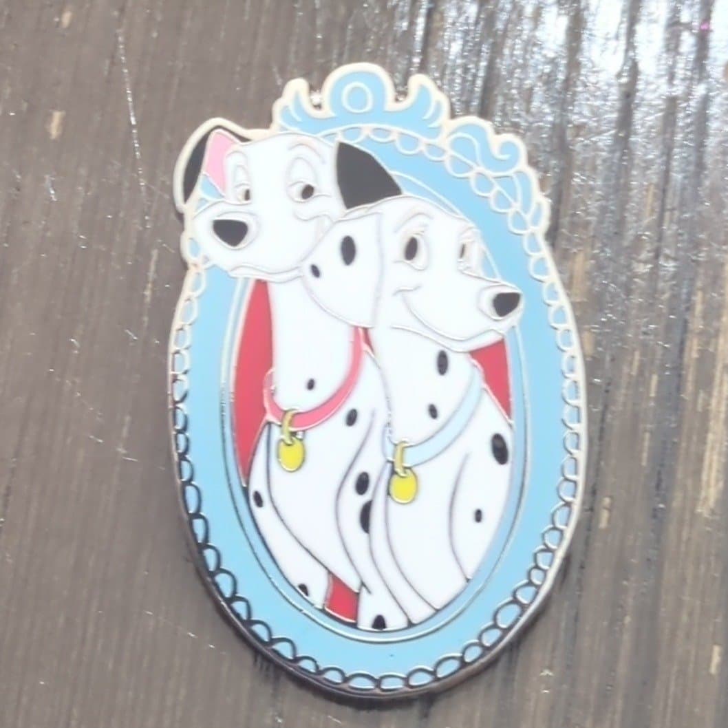 101 Dalmatians Pongo & Perdita Frame Pin front