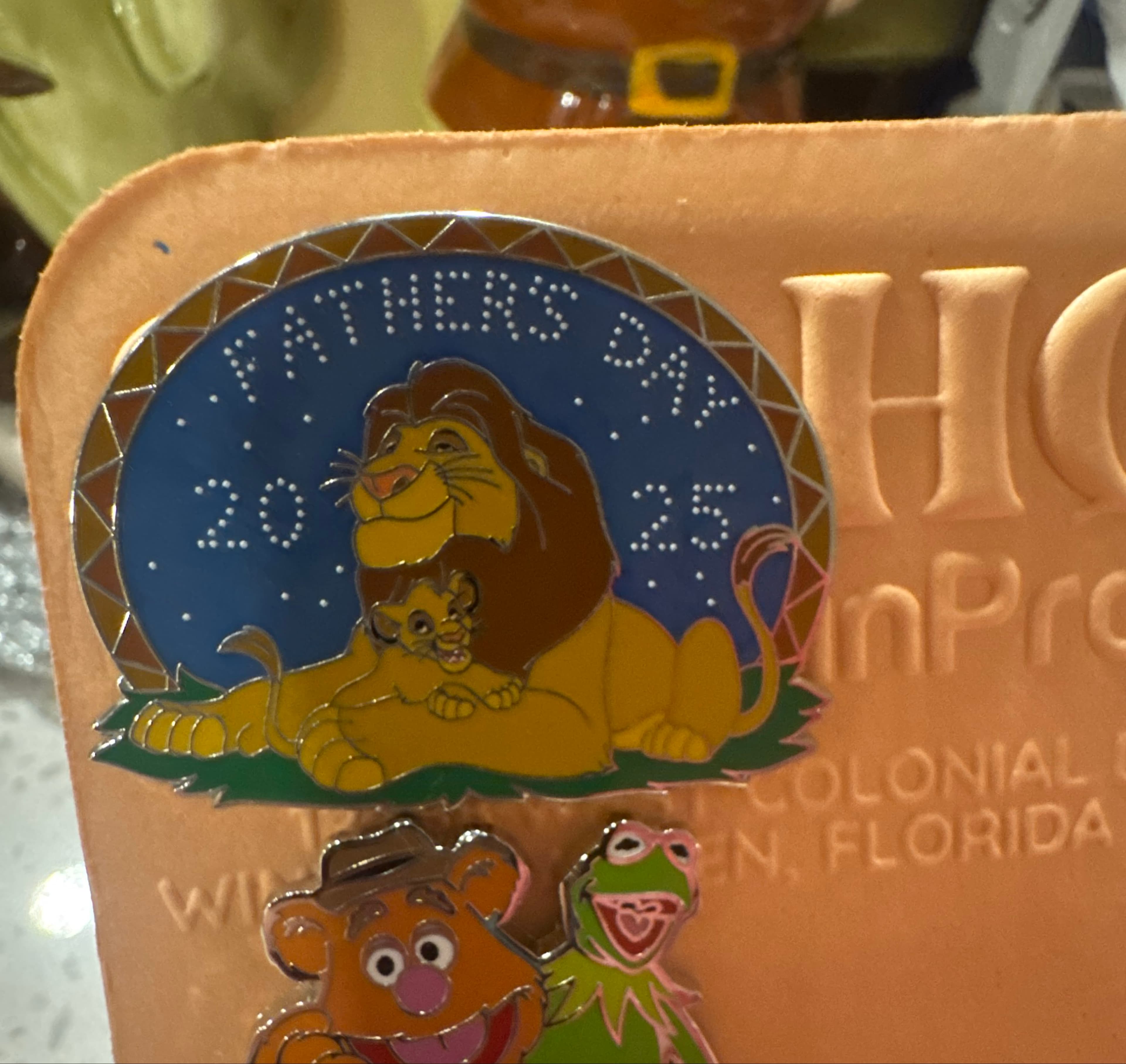 Mufasa and Simba Father's Day 2025 Limited Release Pin, The Lion King front