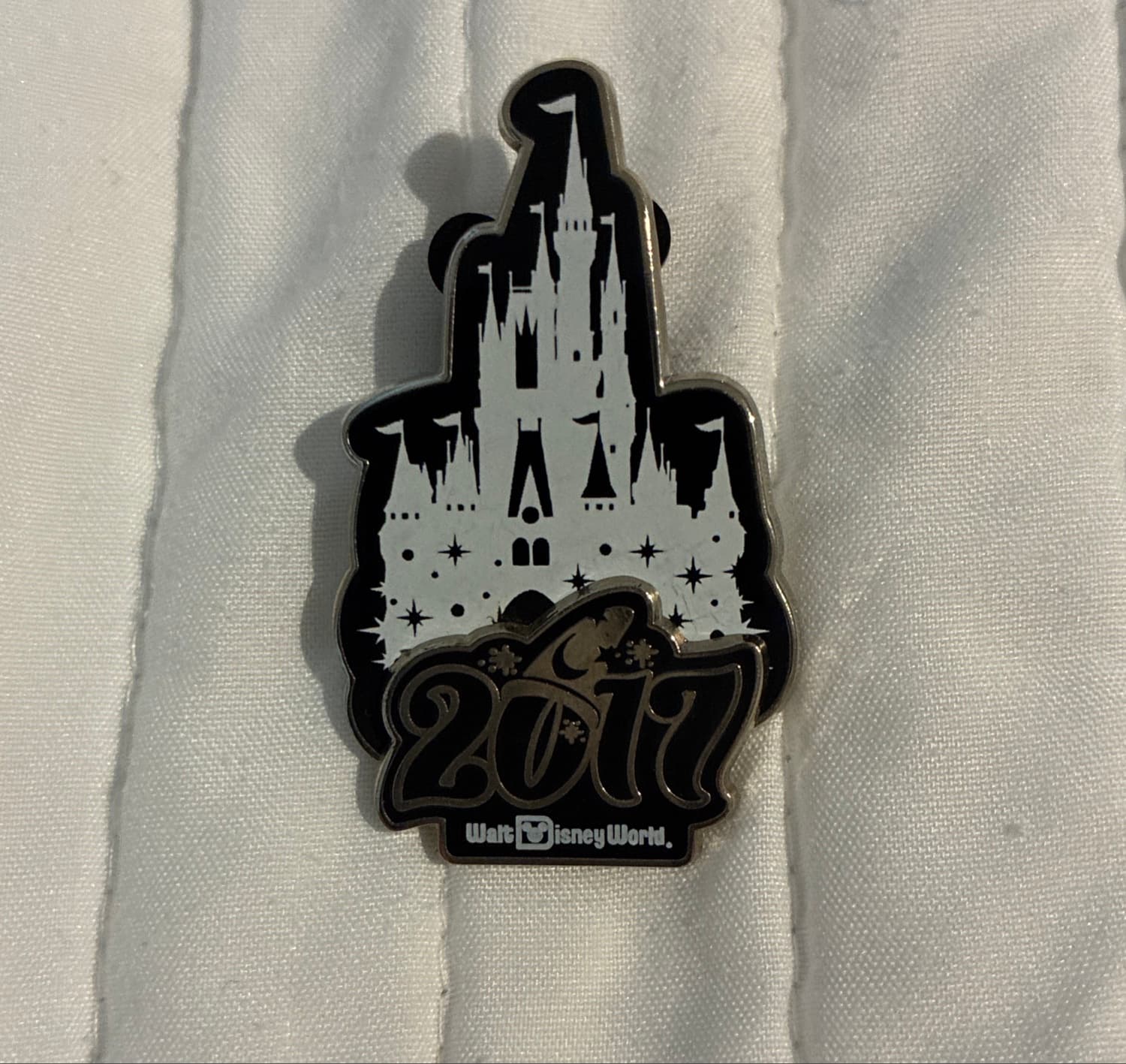 2017 Walt Disney World Cinderella Castle Sorcerer Mickey Hat Pin front