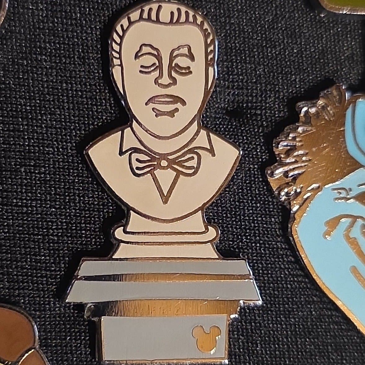 Haunted Mansion Singing Bust Completer Hidden Mickey Pin front