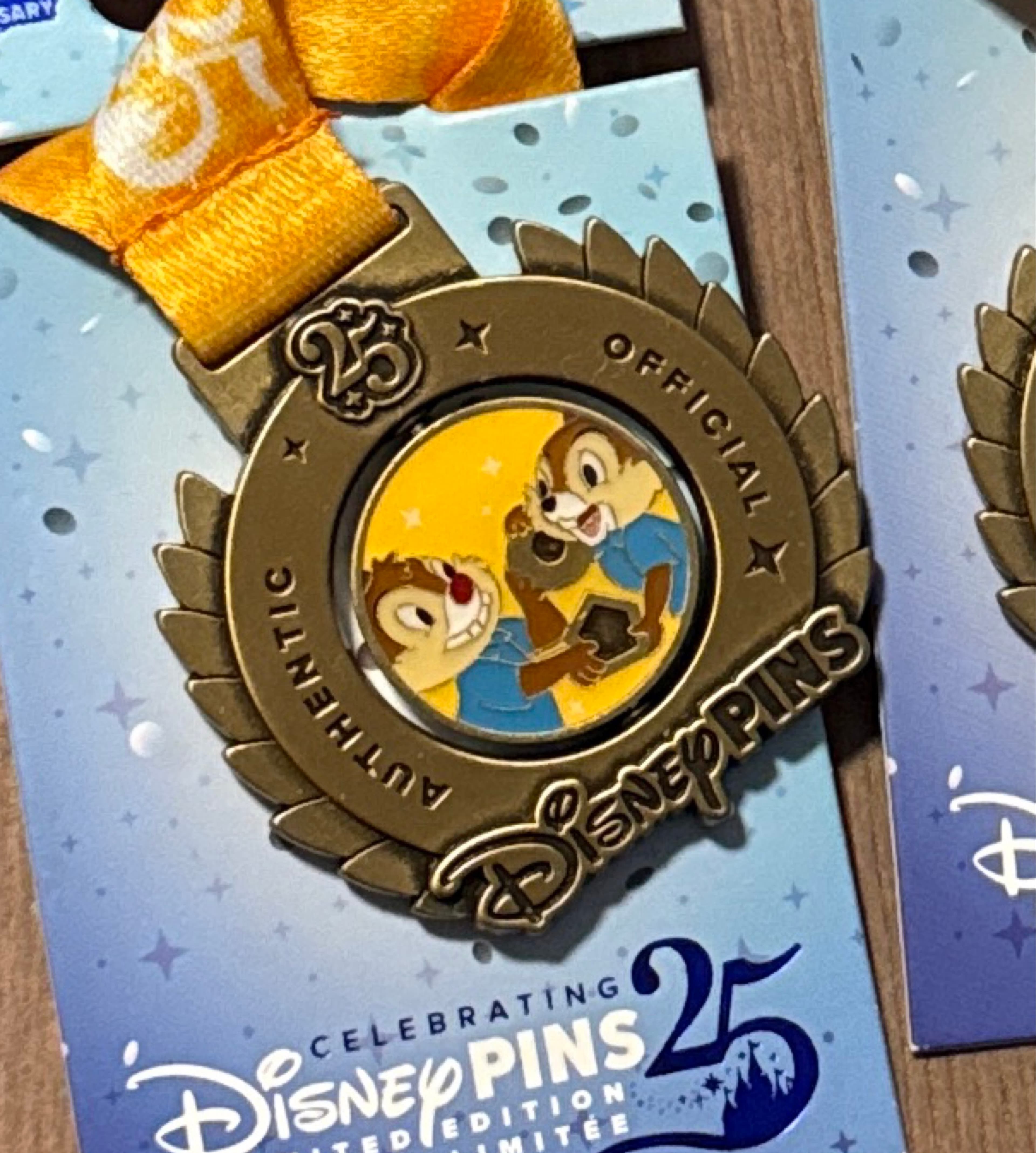 Chip 'n Dale Top Trader - Pin Trading 25th Anniversary Medals front