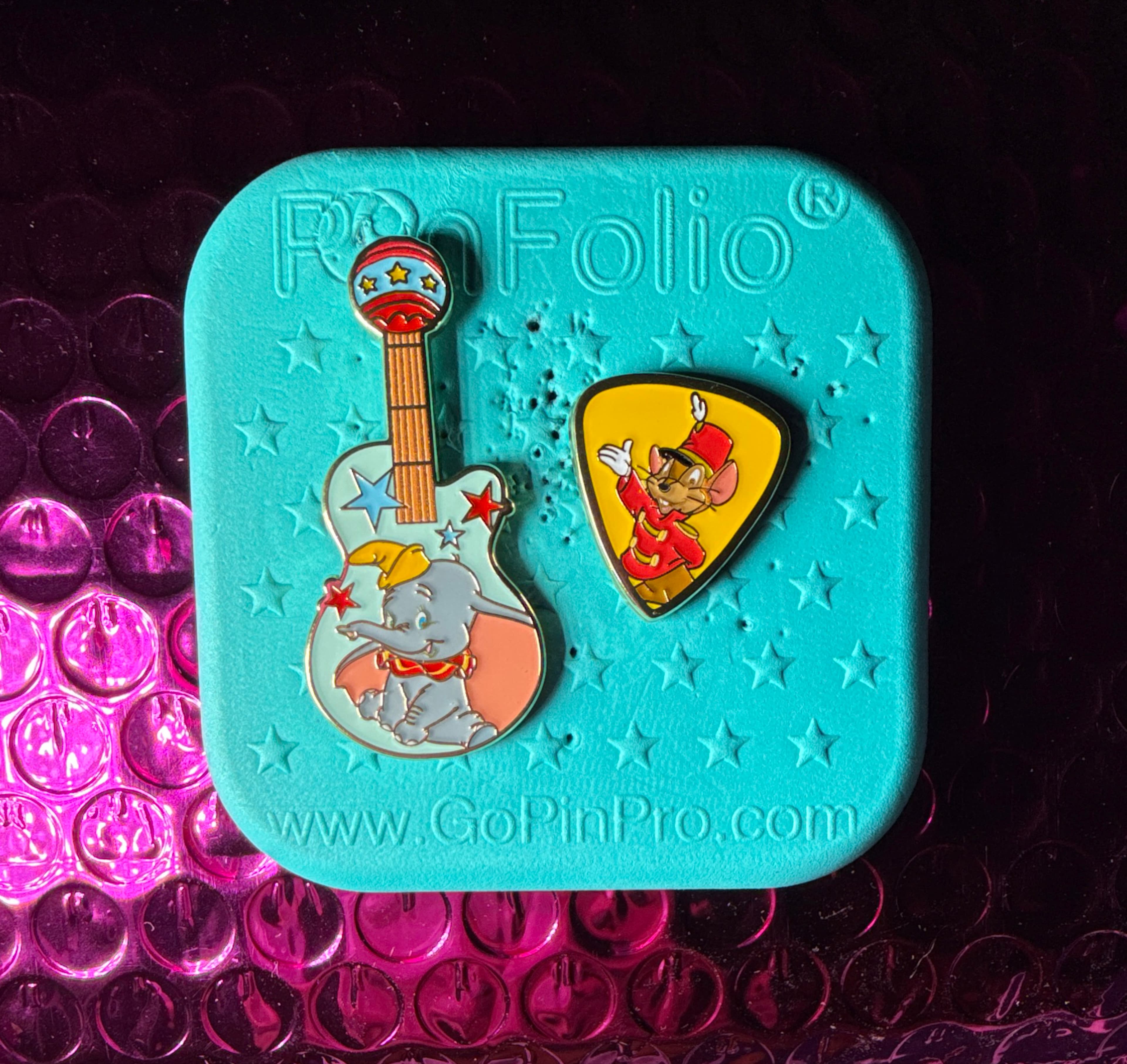 Dumbo Guitar Pin front