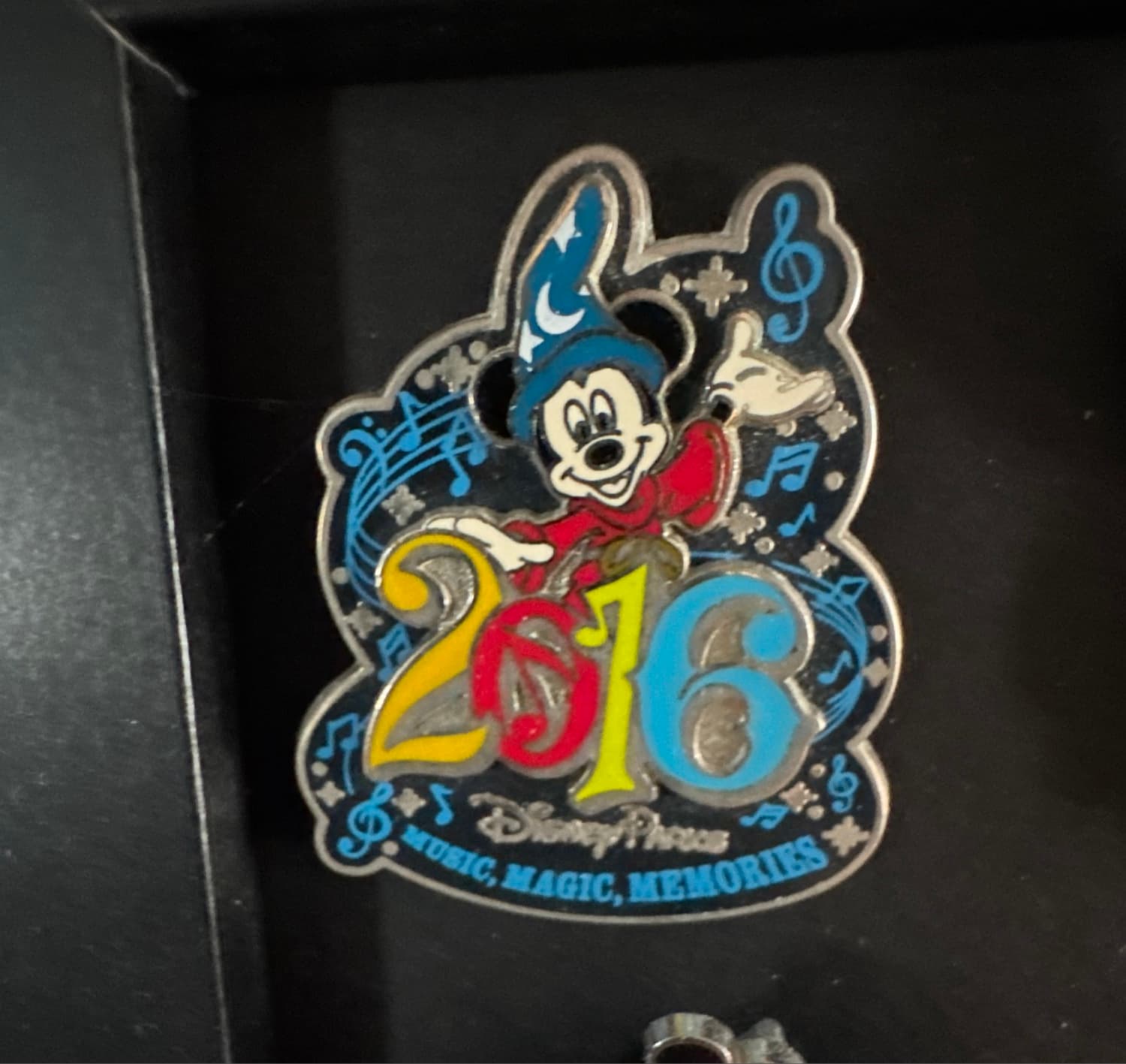 Disney Annual Pin - 2016 Music Magic Memories - Sorcerer Mickey Mouse front