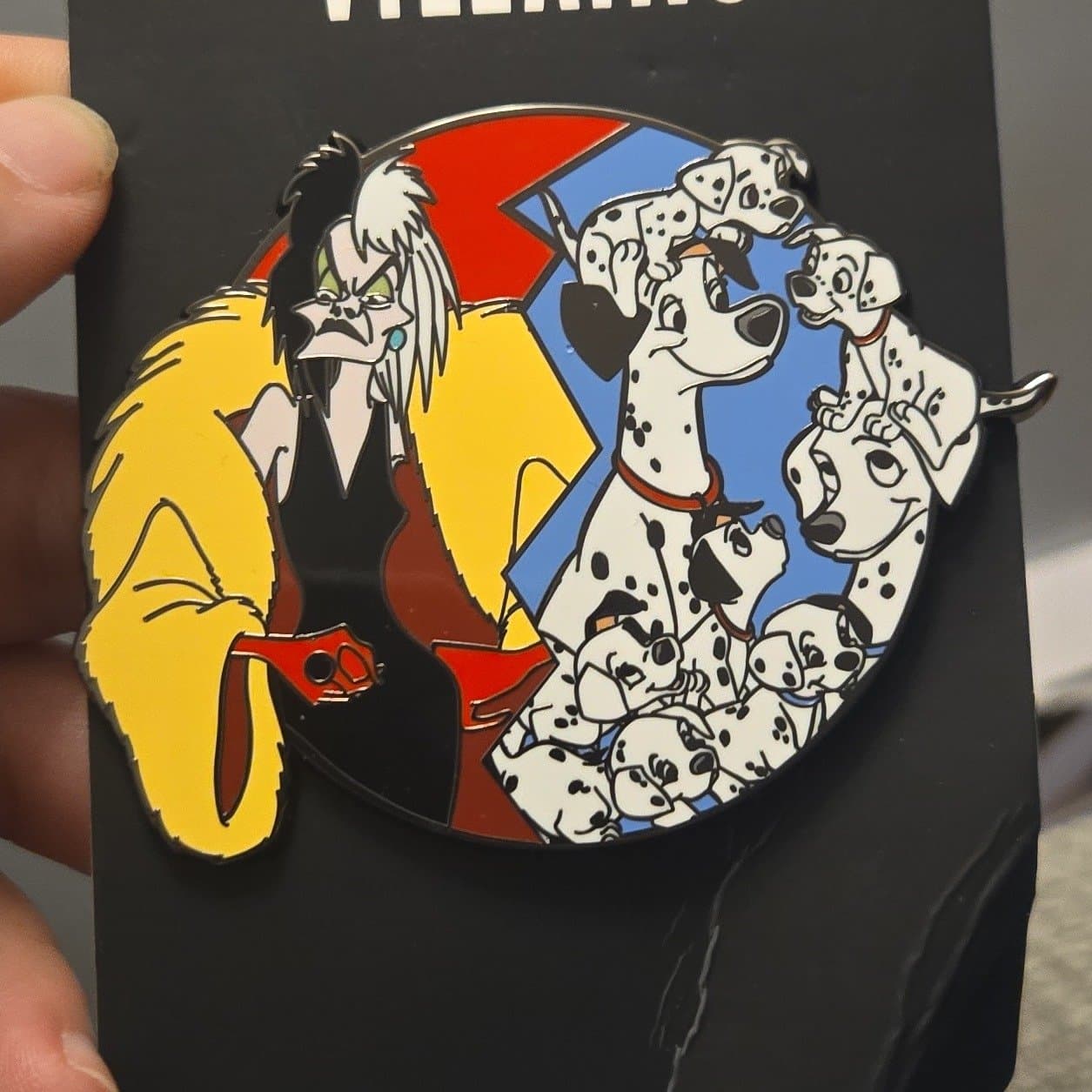 101 Dalmatians Character Cluster Pin front