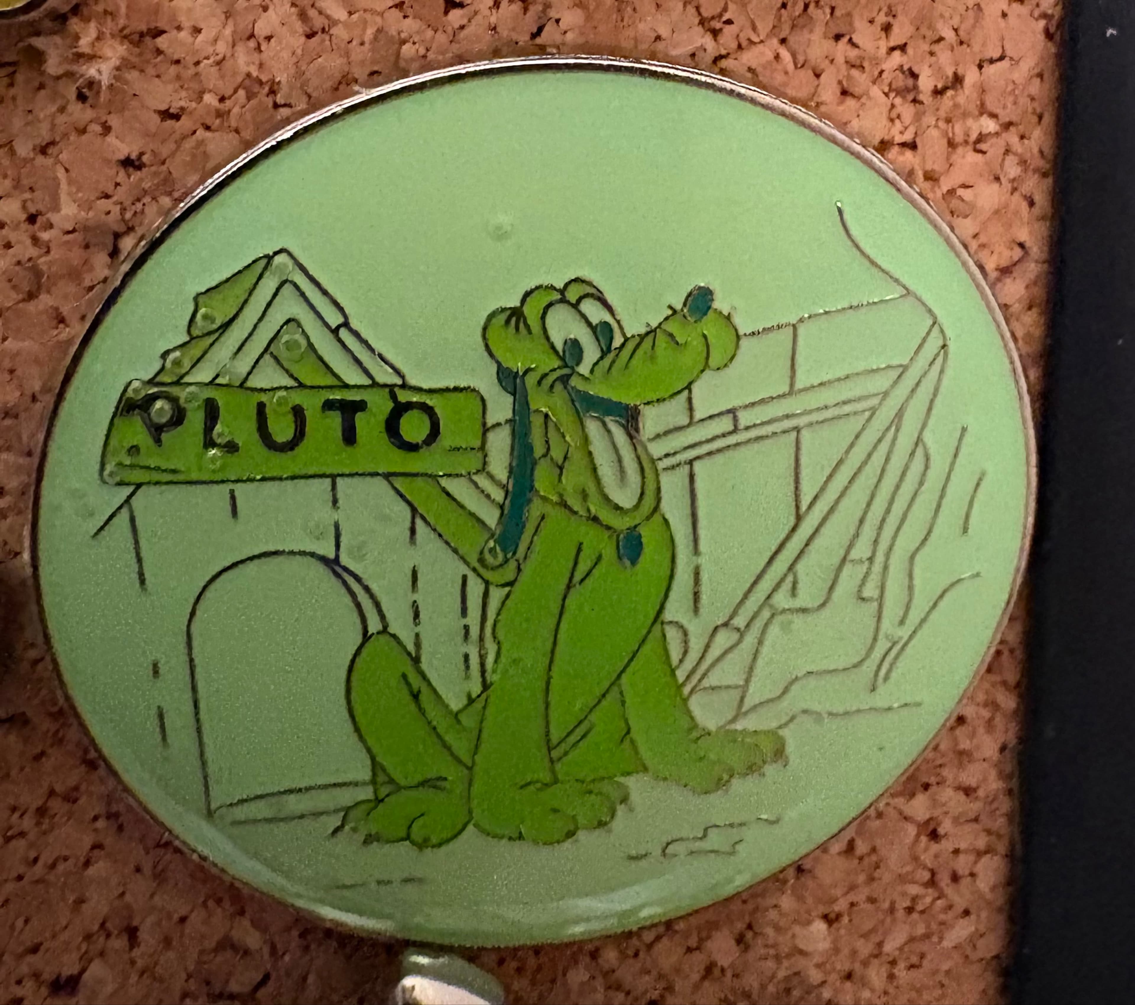 WDW/DLR - Magical Mystery Pins - Series 11 - Pluto front