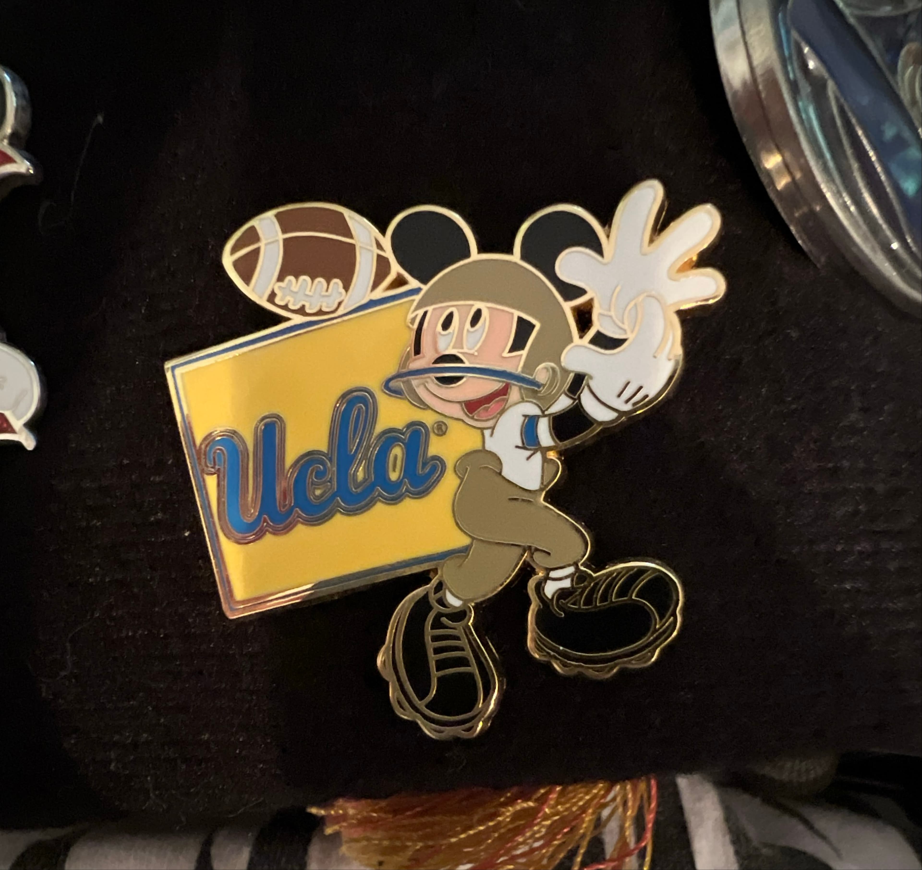 UCLA (Bruins) - NCAA Football Team Series front