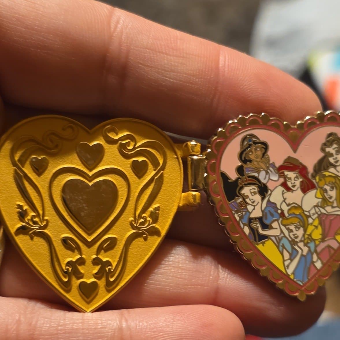 Disney Princess Gang Hinged Opening Gold Pink Heart Locket Pin front