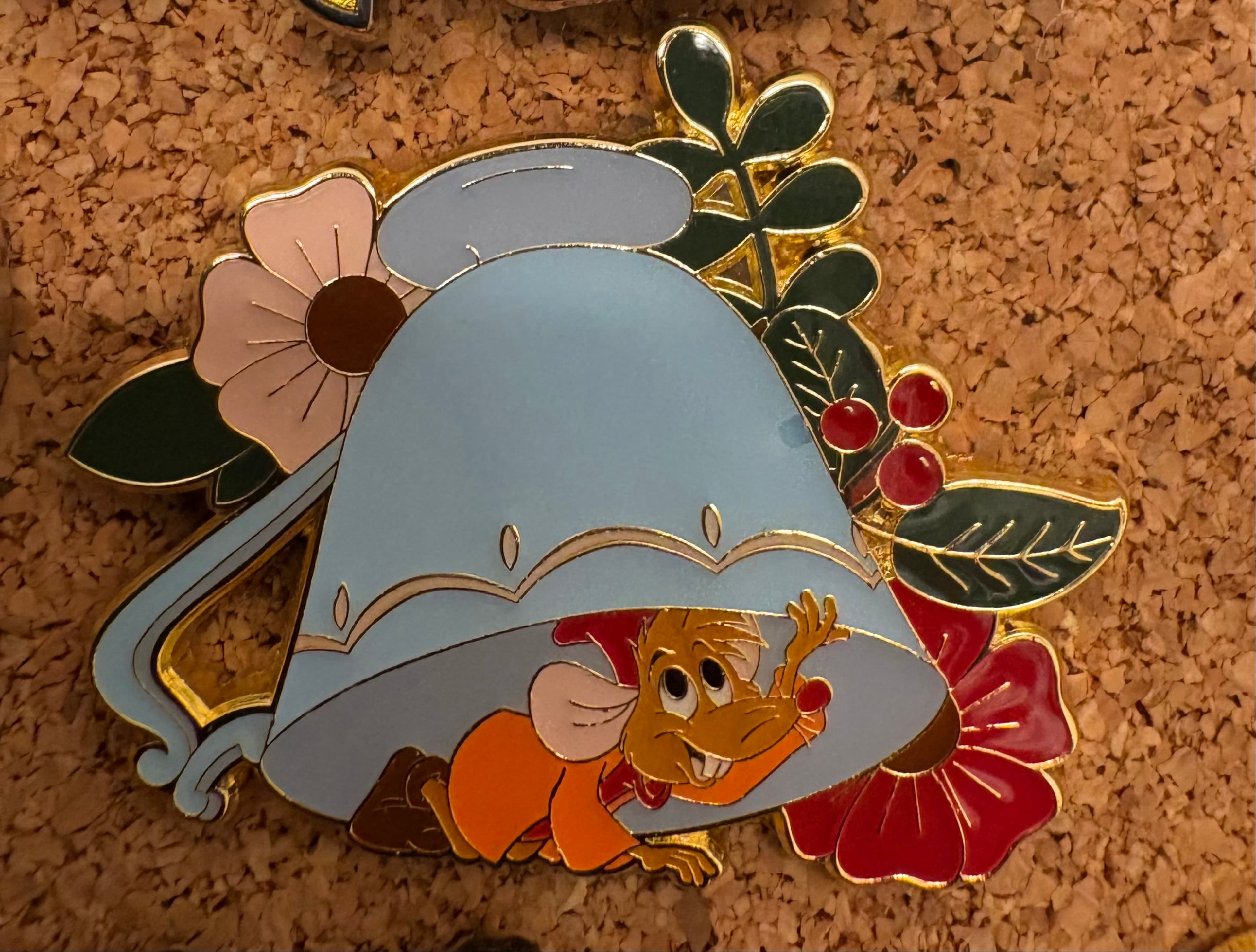 Gus Gus Teacup with Flowers and Berries Pin front