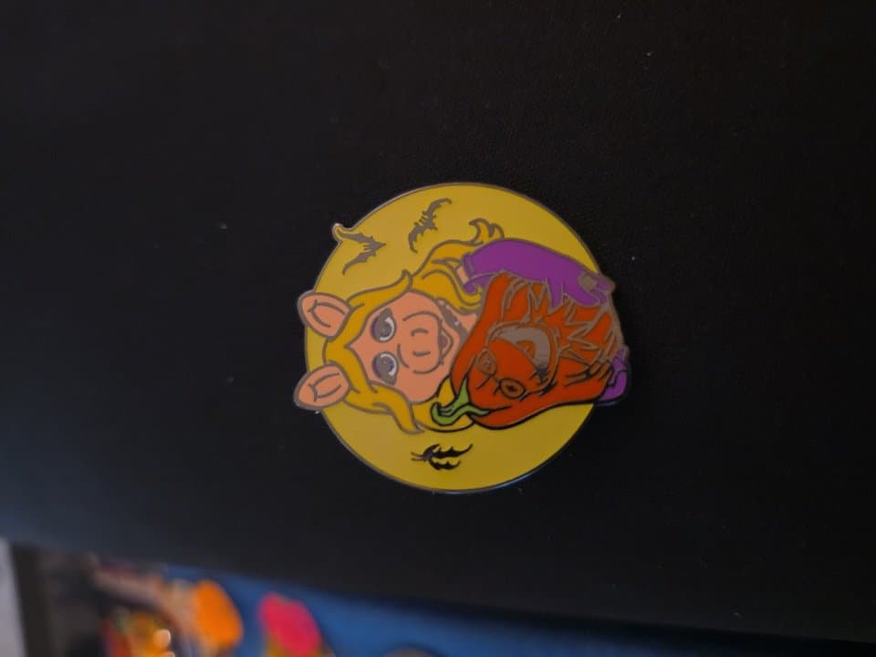 Disney Miss Piggy Muppets Halloween Glow in the dark 2024 Pin front