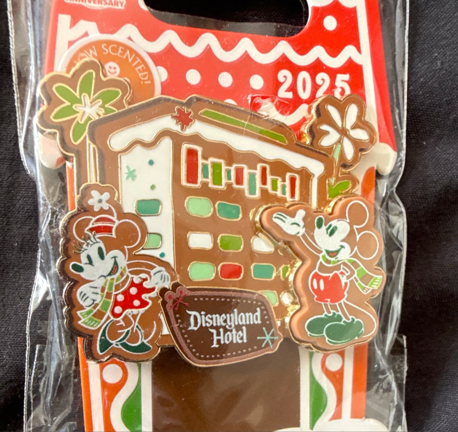 Mickey & Minnie - Disneyland Hotel Gingerbread Holiday Collection 2025 Pin front
