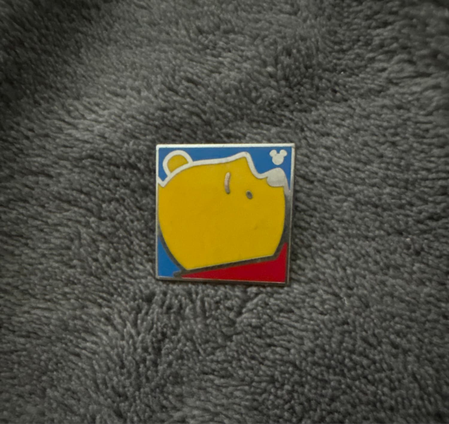 Winnie the Pooh Hidden Mickey 4 of 5 Pin front