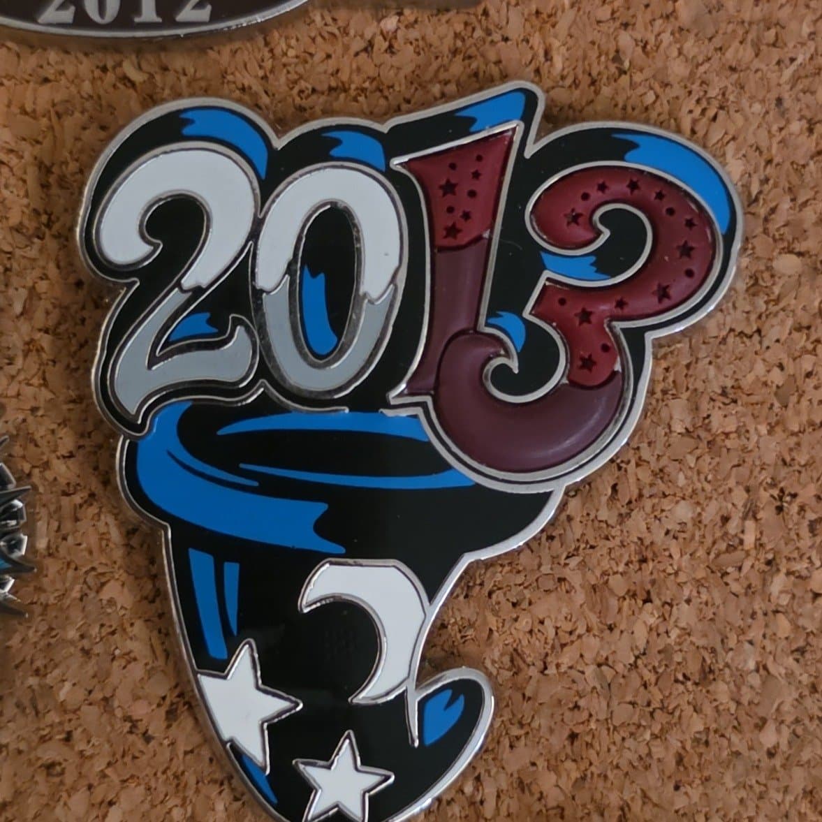 2013 scorcerer mickey Hat Disney Trading Pin front