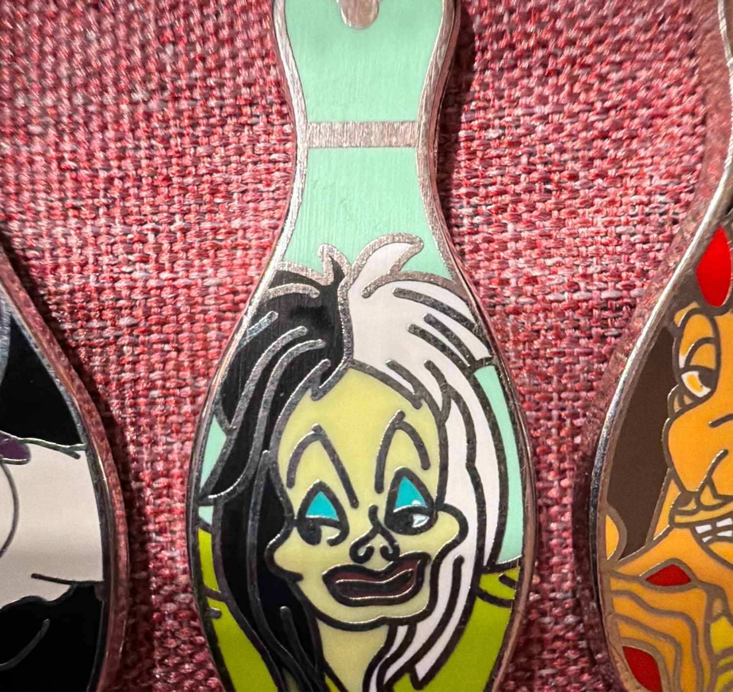 Cruella DeVil - 2008 Hidden Mickey - Bowling Pin Villains front