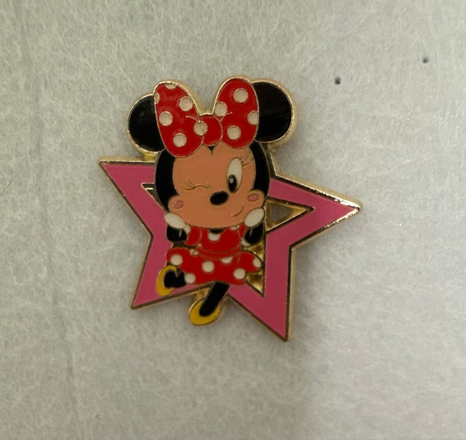 Minnie Mouse Star Trading Souvenir Pin front