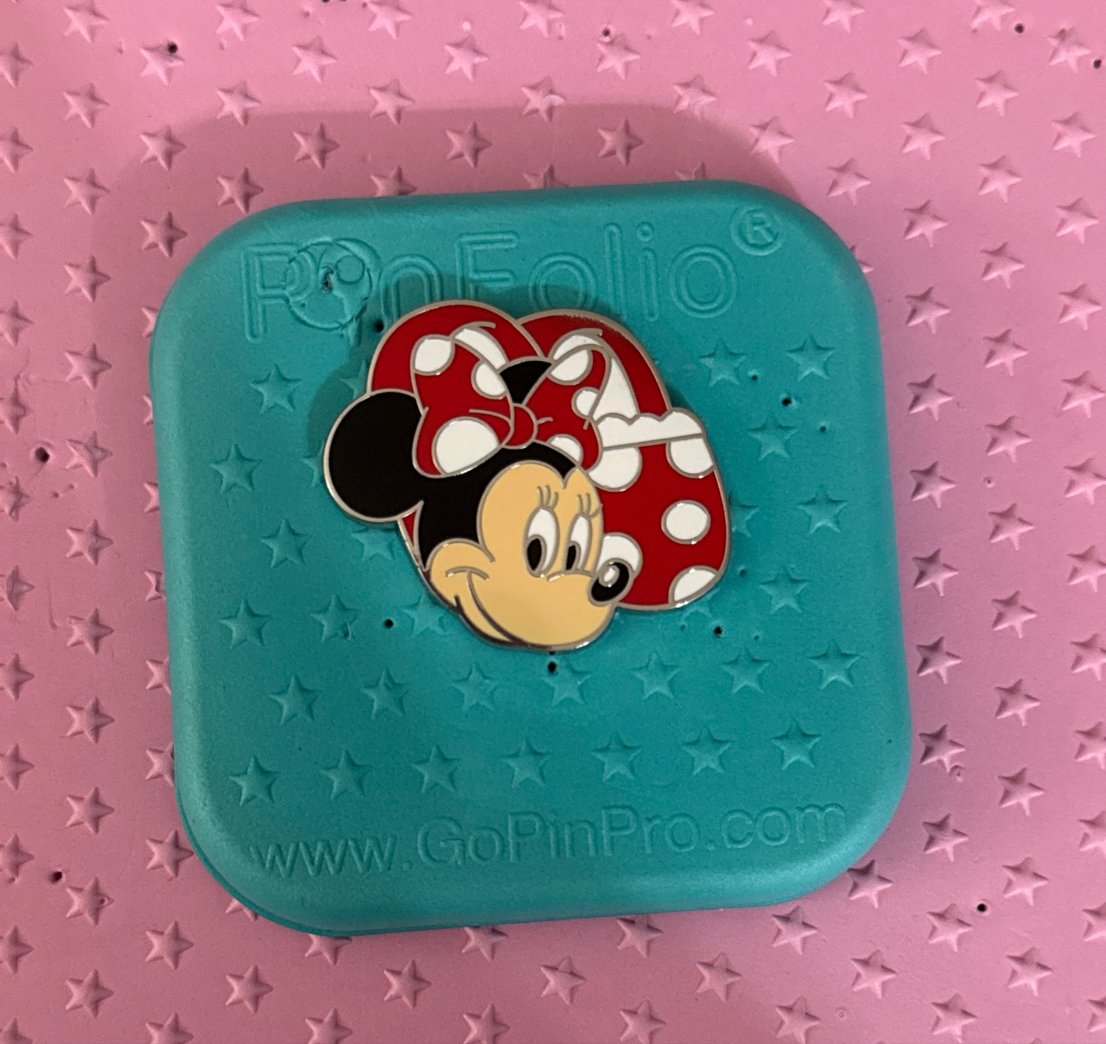 Minnie Mouse Slippers - Magical Mystery Pins Series 29 front
