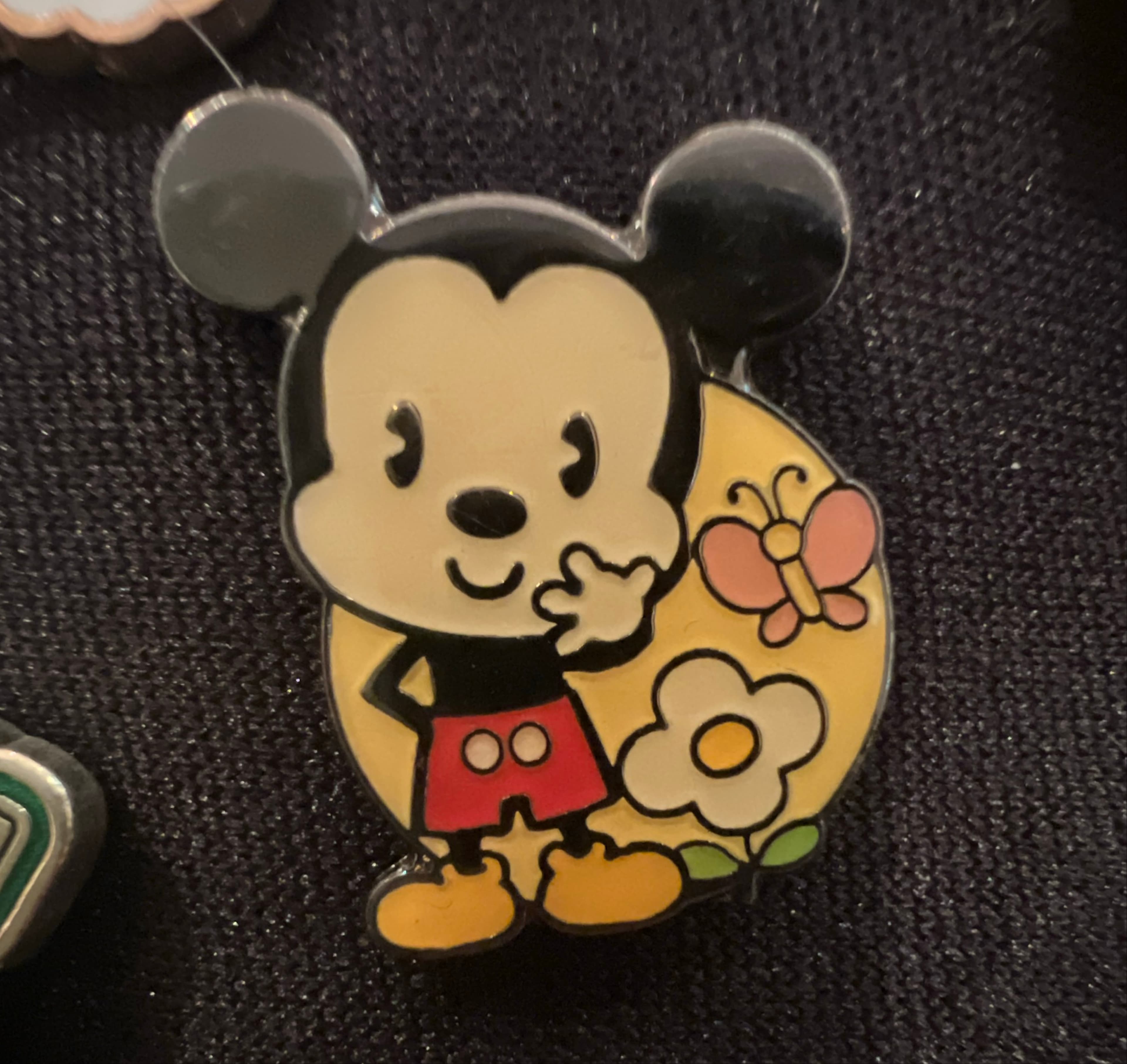 Mickey Mouse Waving with Butterfly and Flower Pin front