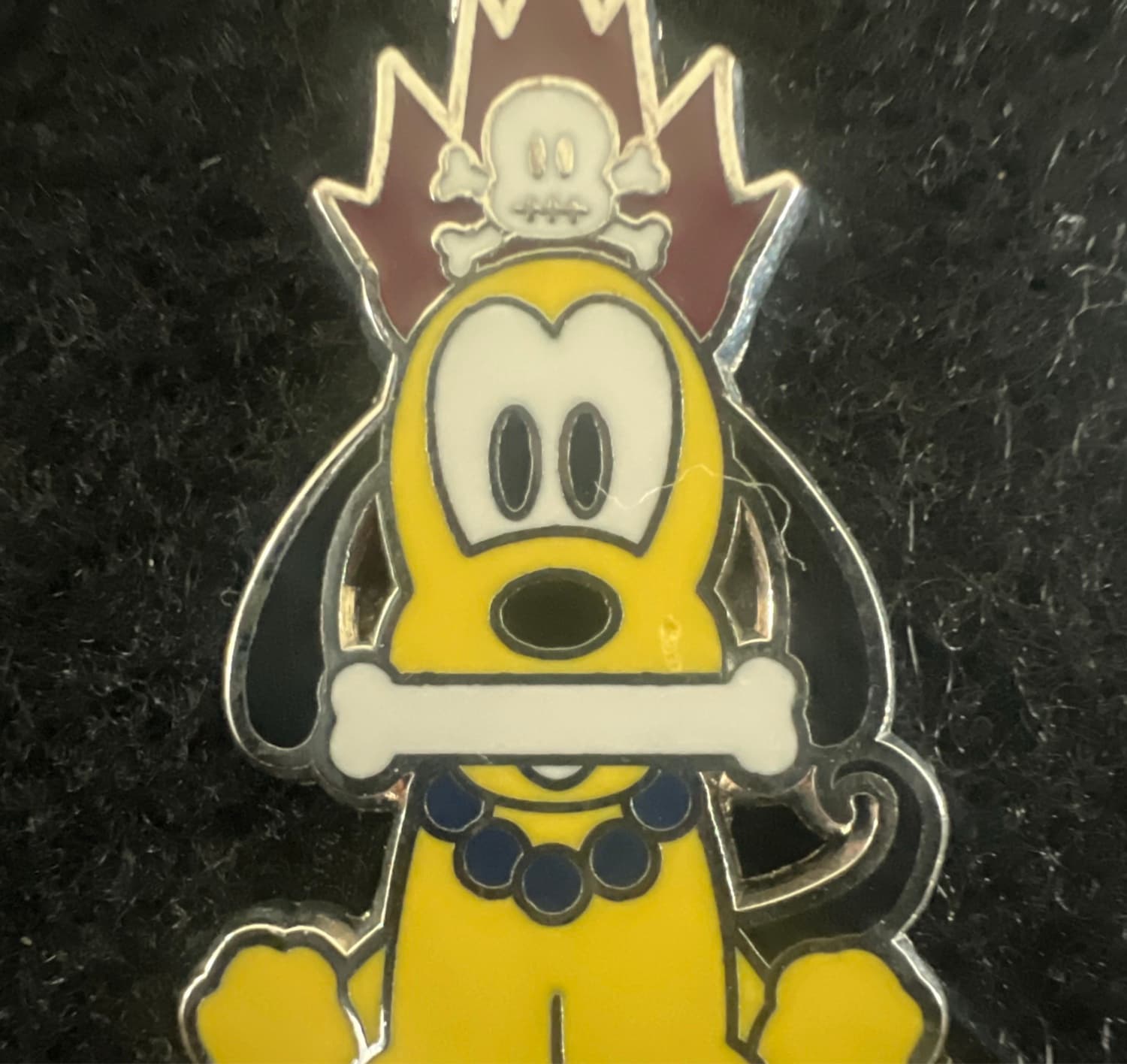 Mickey & Friends in Pirates of the Caribbean - Pluto as the Cannibal King front