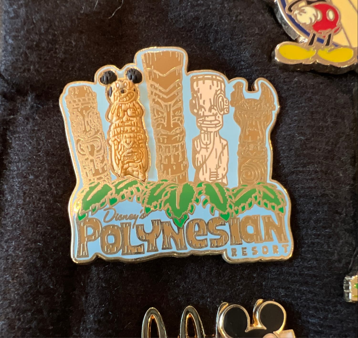 Disney's Polynesian Resort Mickey Tiki Statues Pin 2008 front