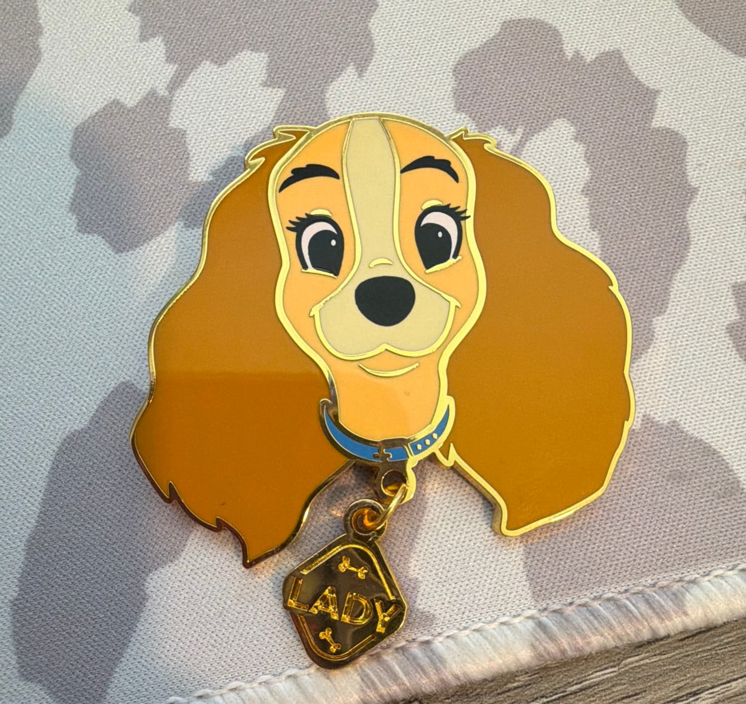 Lady (Lady and the Tramp) Dangle Collar Pin front