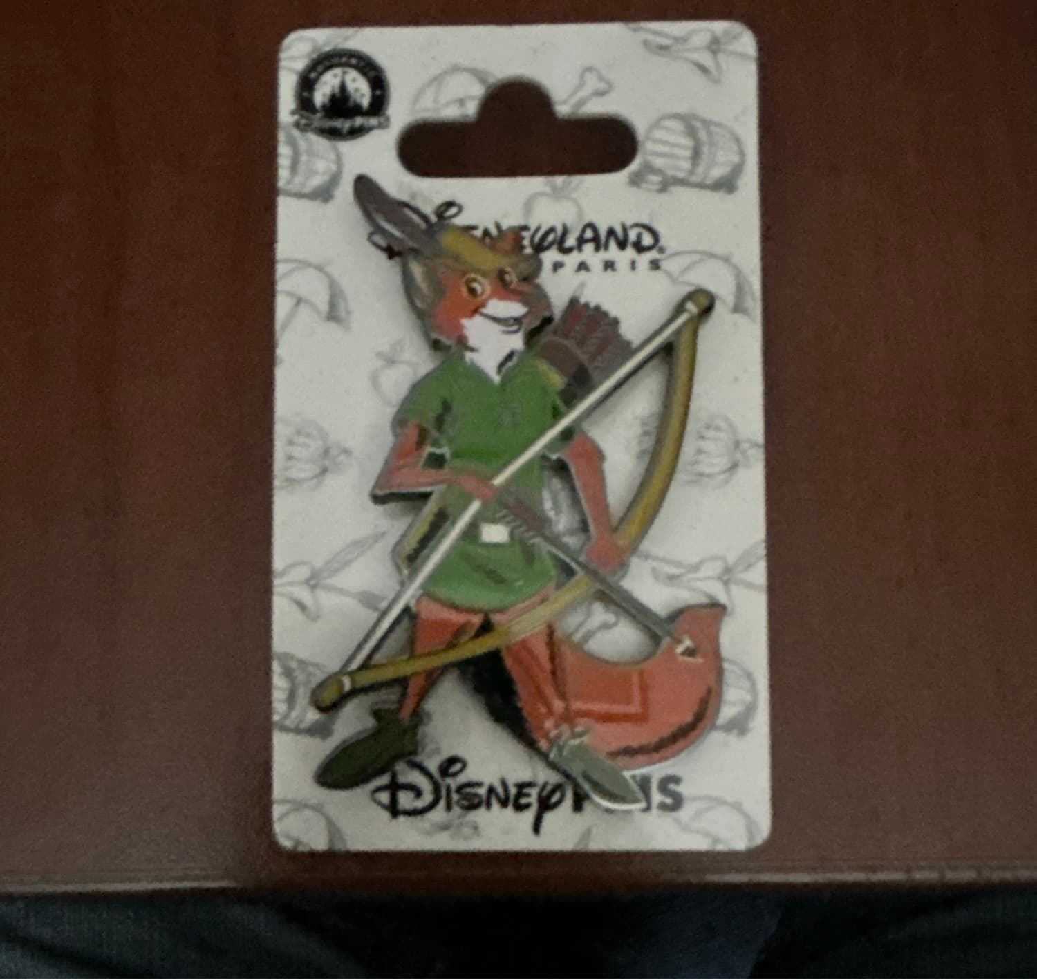 Robin Hood with Bow and Arrow Pin front