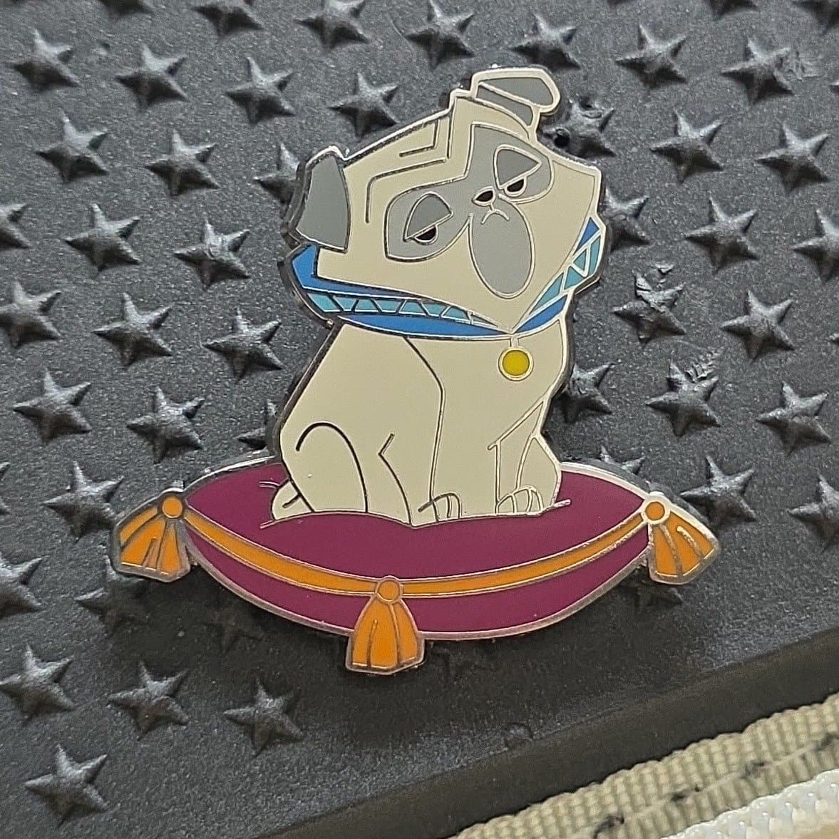 Percy Sitting on Pillow - Pocahontas Villains Sidekicks front