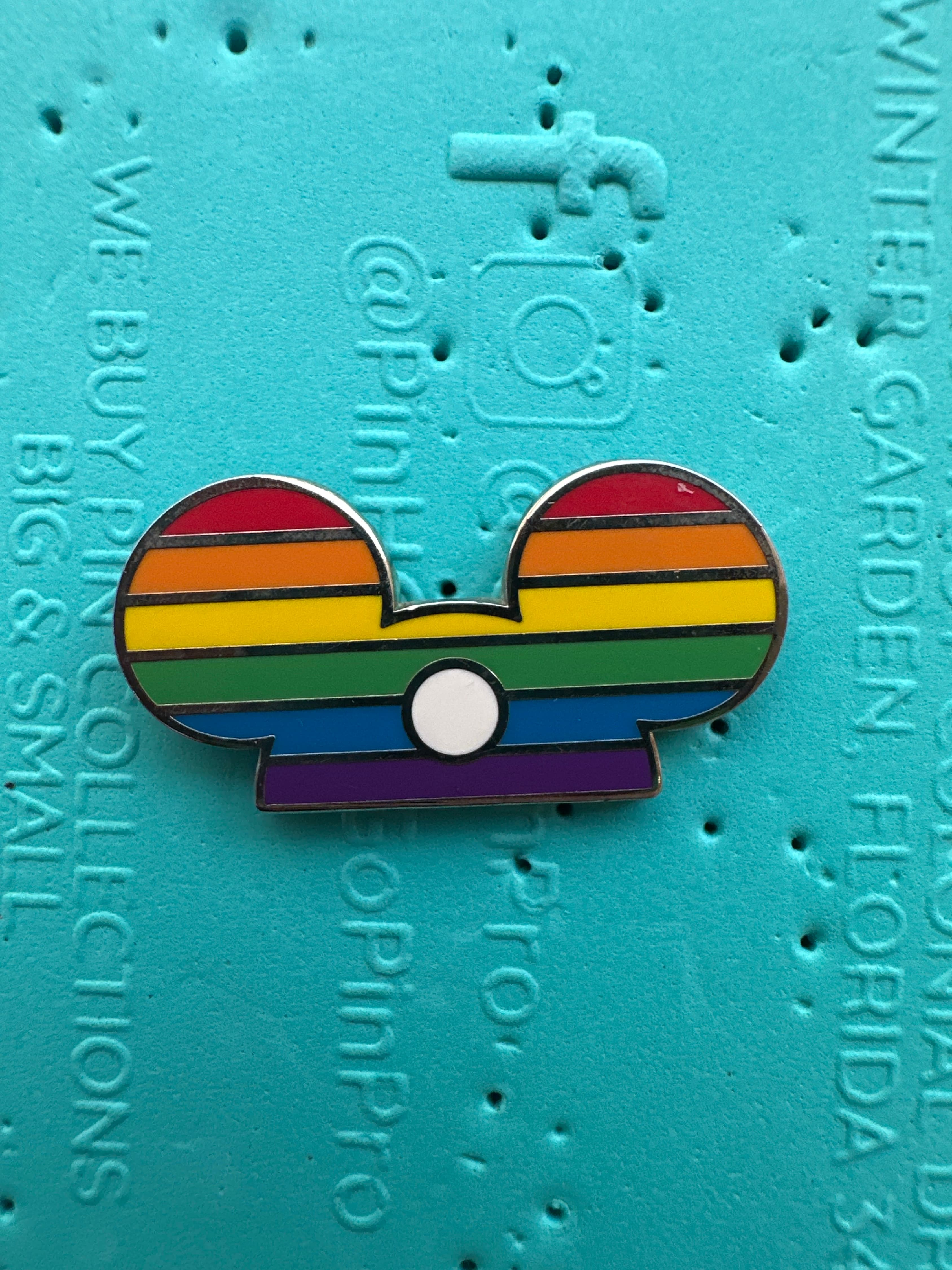 Mickey Mouse Pride Collection 1/5 front