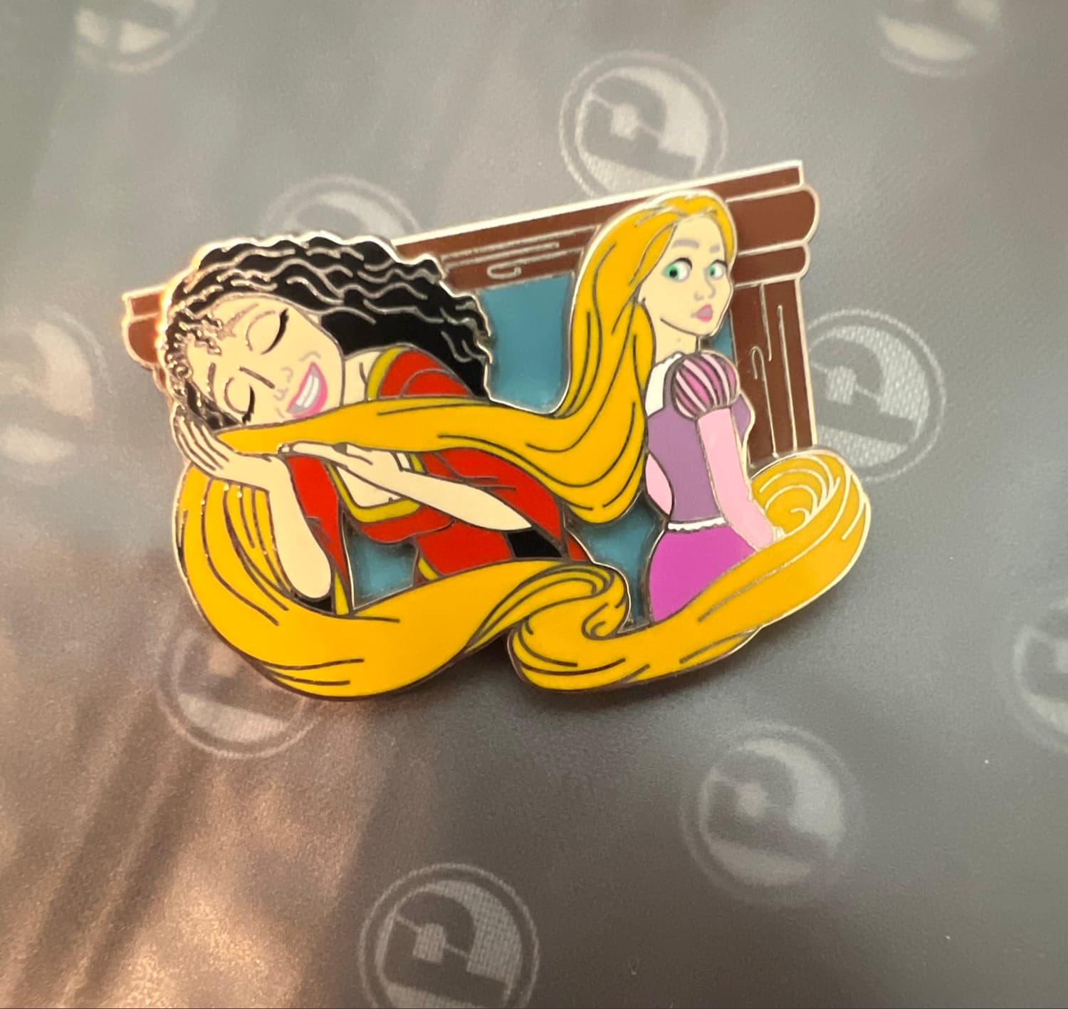 Tangled 10th Anniversary Rapunzel and Mother Gothel Pin front