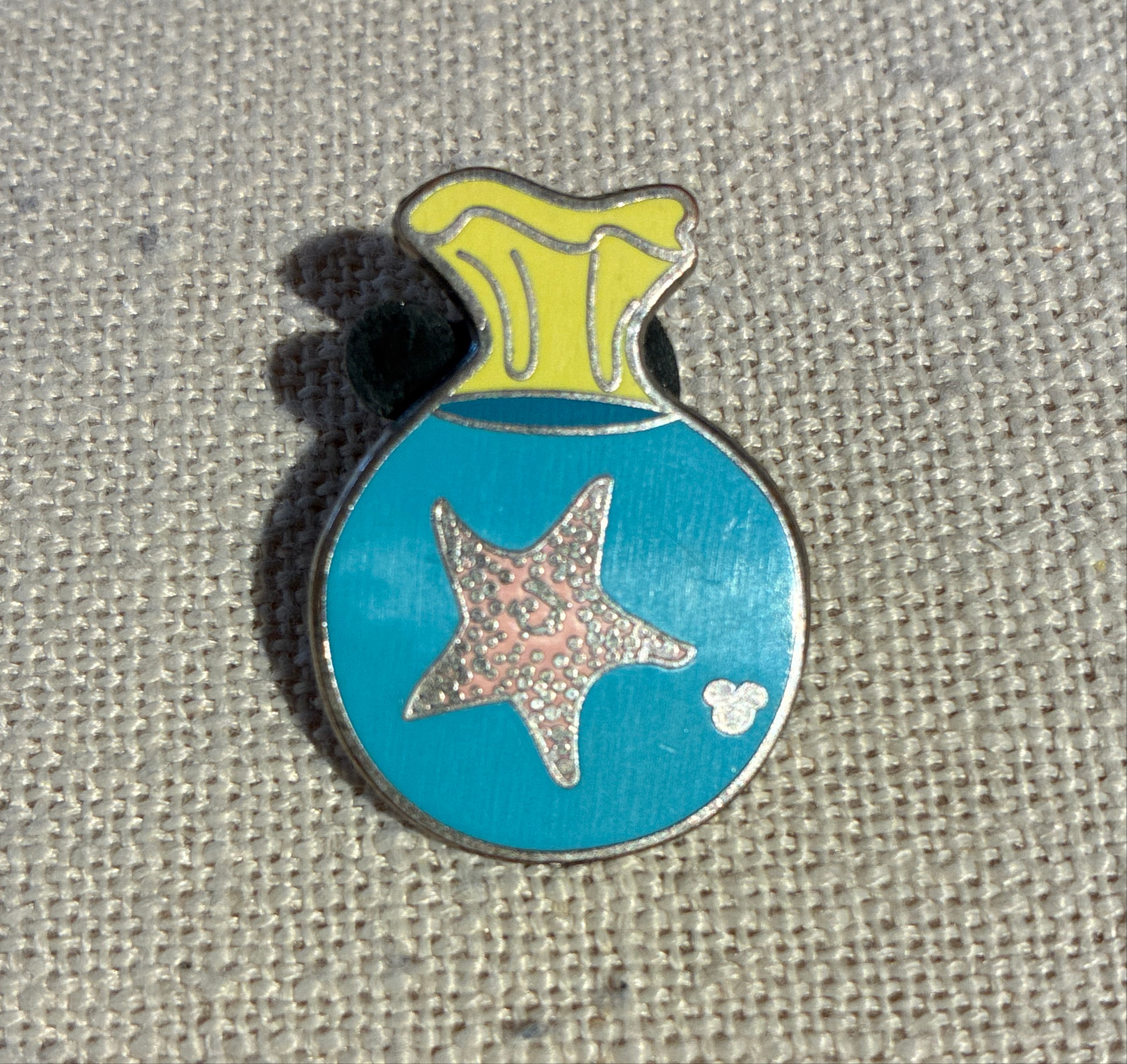 Peach Starfish in Fish Bag - Finding Nemo Hidden Mickey Pin front