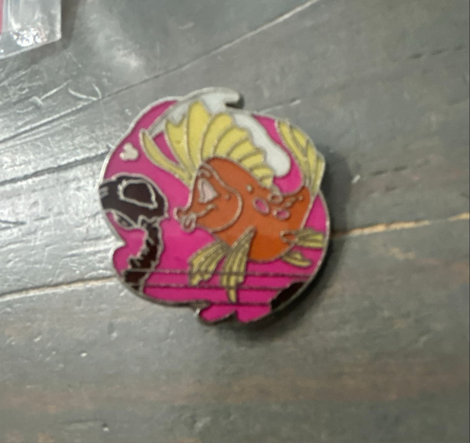 DLR Hidden Mickey Series 2009: The Little Mermaid Character Shells Collection - Flounder front