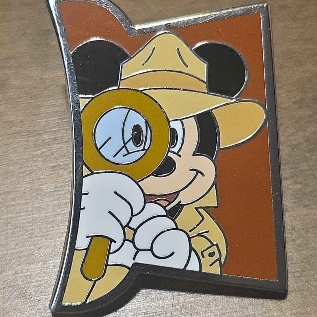 Mickey Mouse Detective Magnify Glass Puzzle Piece front
