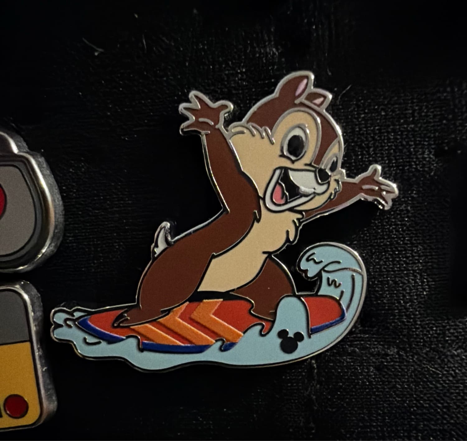 2026 WDW Hidden Disney Mickey Wave A Chip Holiday Seasons Summer Surfing Pin front