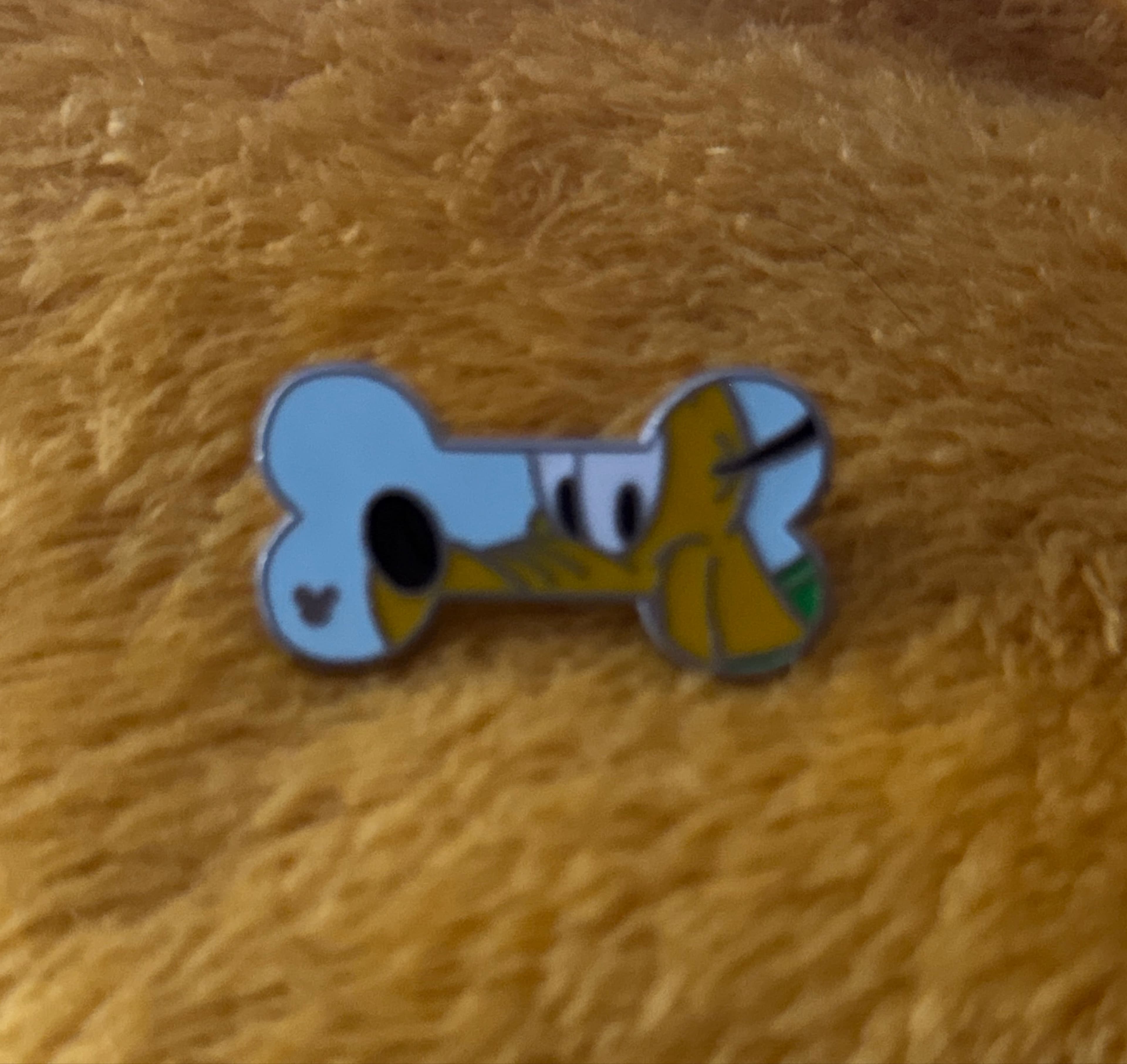 Pluto - Dog Bones - Hidden Mickey 2017 front