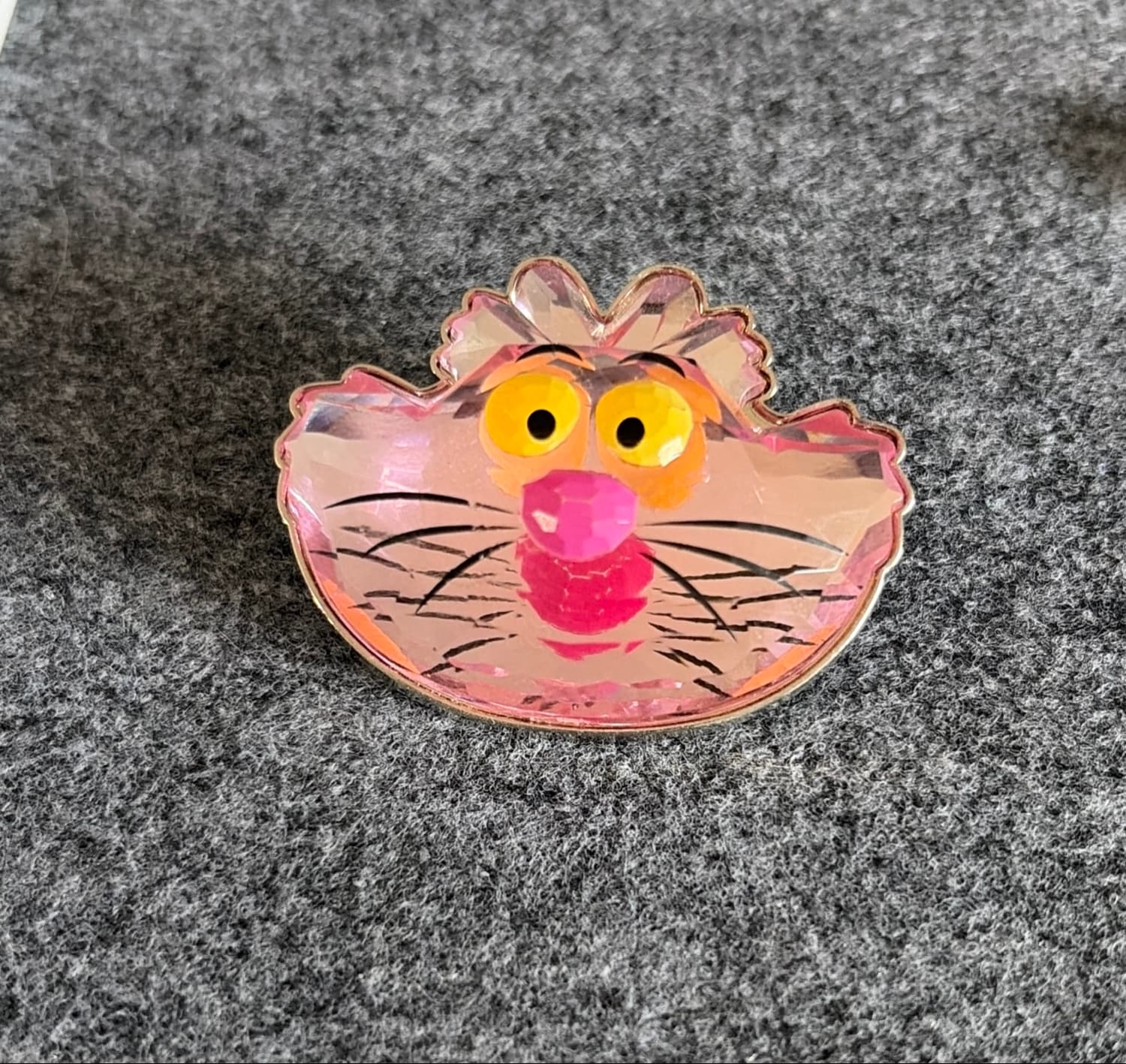 Crystal Cheshire Cat Face gem head front