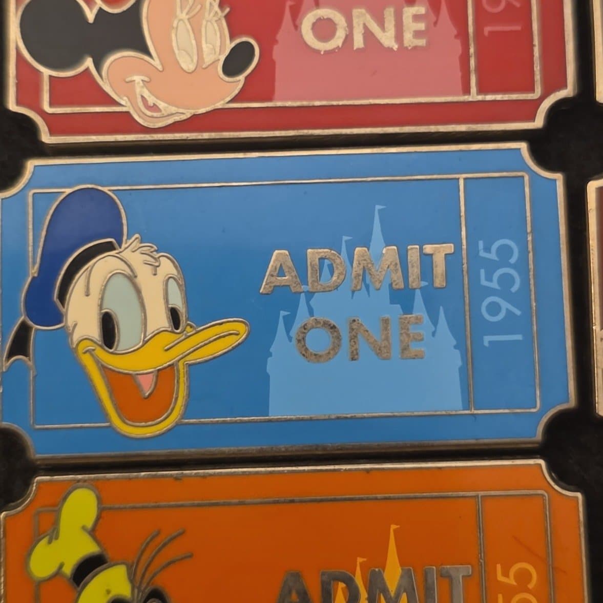 Donald Duck Admit One DLR Ticket Pin front