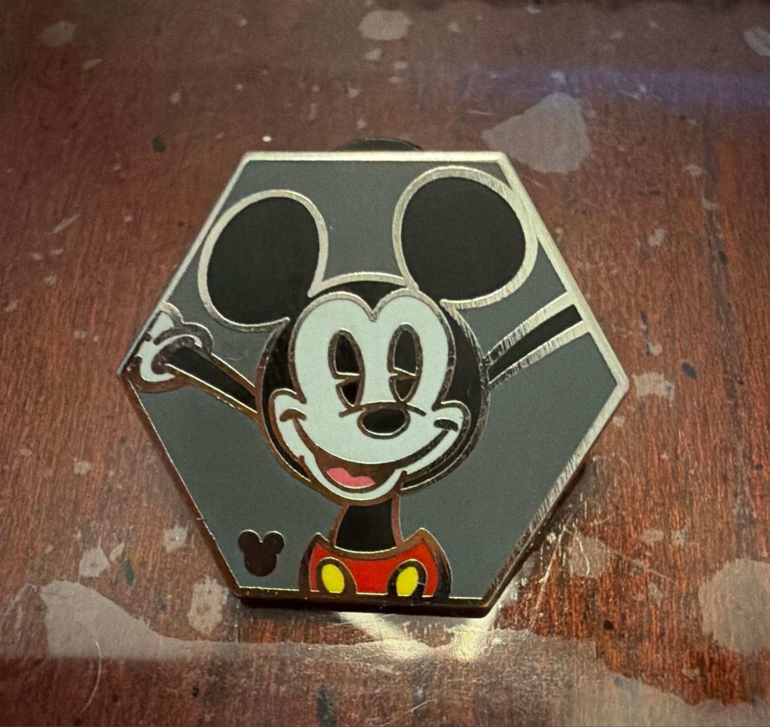 Mickey Mouse Hexagon Hidden Mickey Pin 2019 front