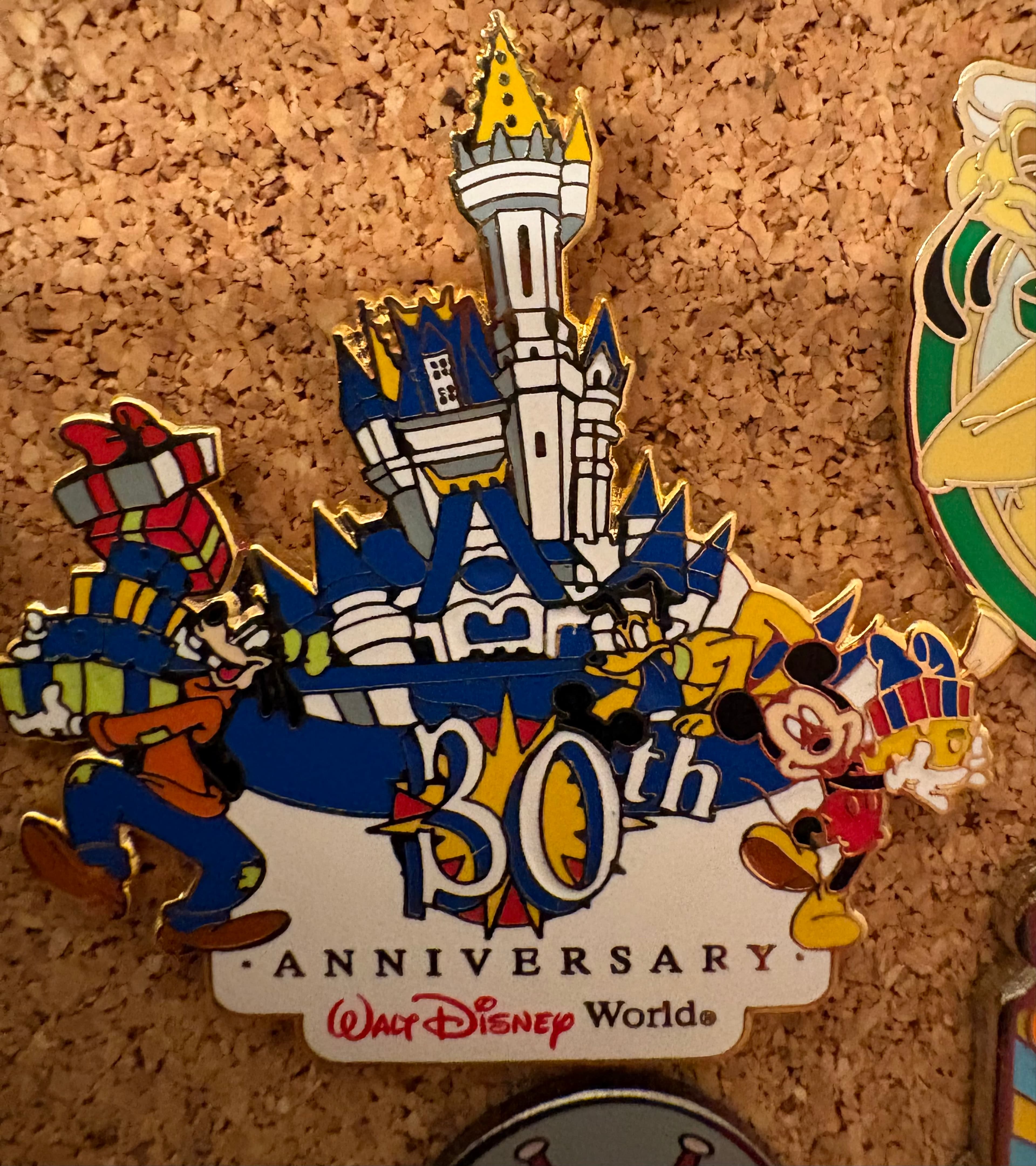 Walt Disney World 30th Anniversary Castle Mickey Goofy Pluto Presents Pin front
