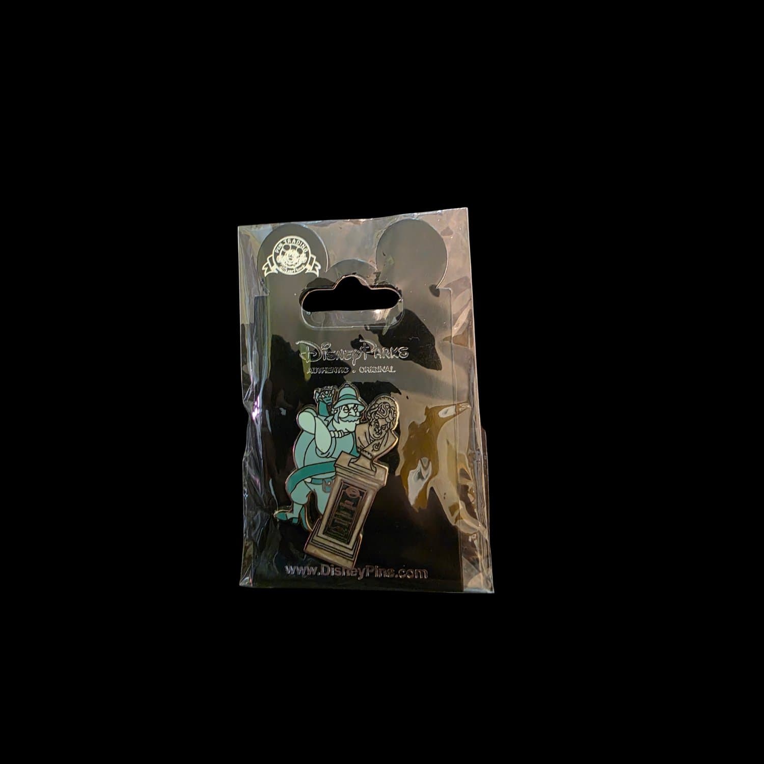 Magic Kingdom's Haunted Mansion Graveyard Mystery Set Pin front