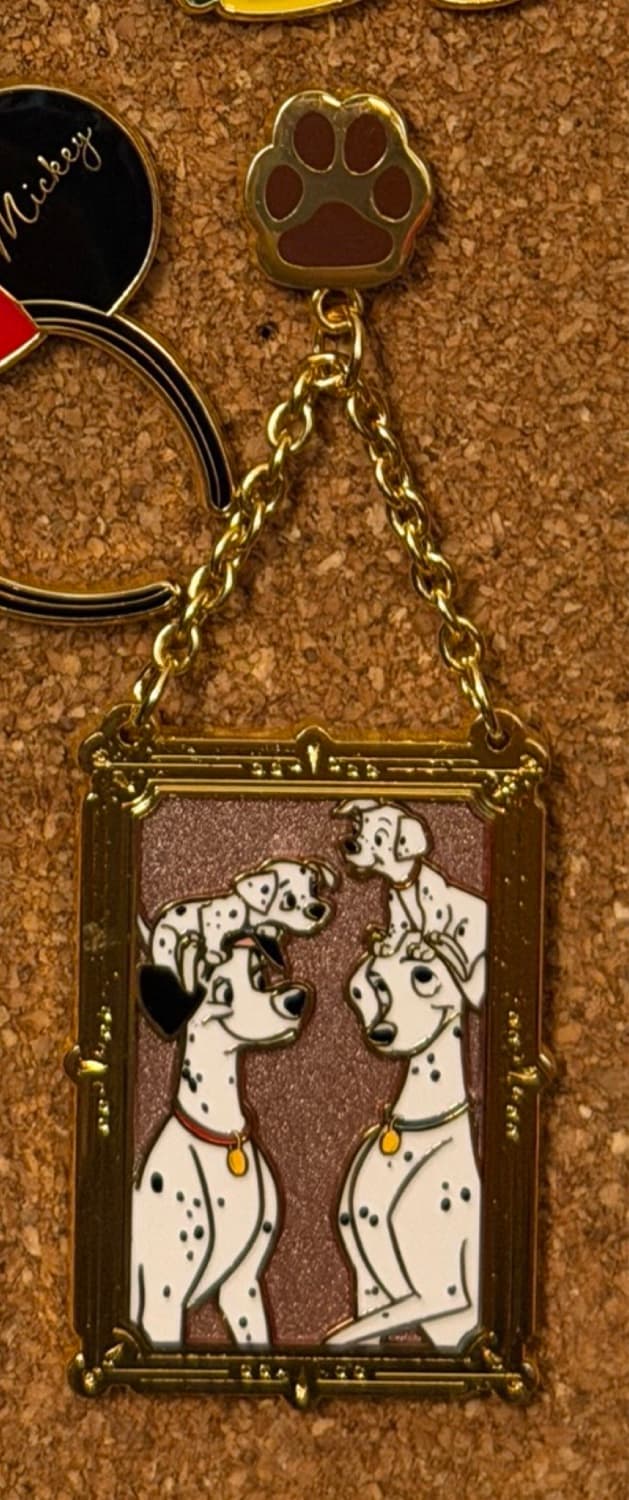 101 Dalmatian Family front