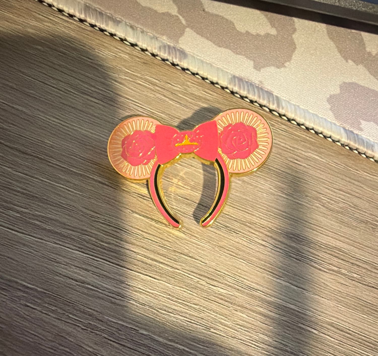 Loungefly Disney Minnie Mouse Ears Headband - Aurora Mystery Box Pin front