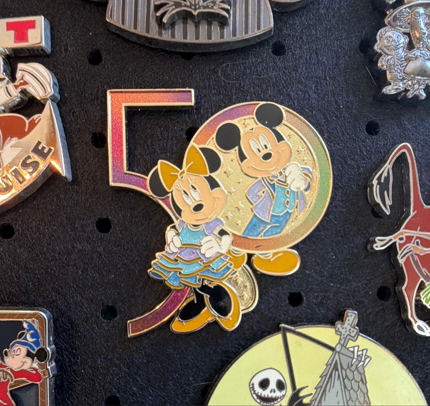 Walt Disney World 50th Anniversary Mickey & Minnie Mouse Iridescent 50 Pin front