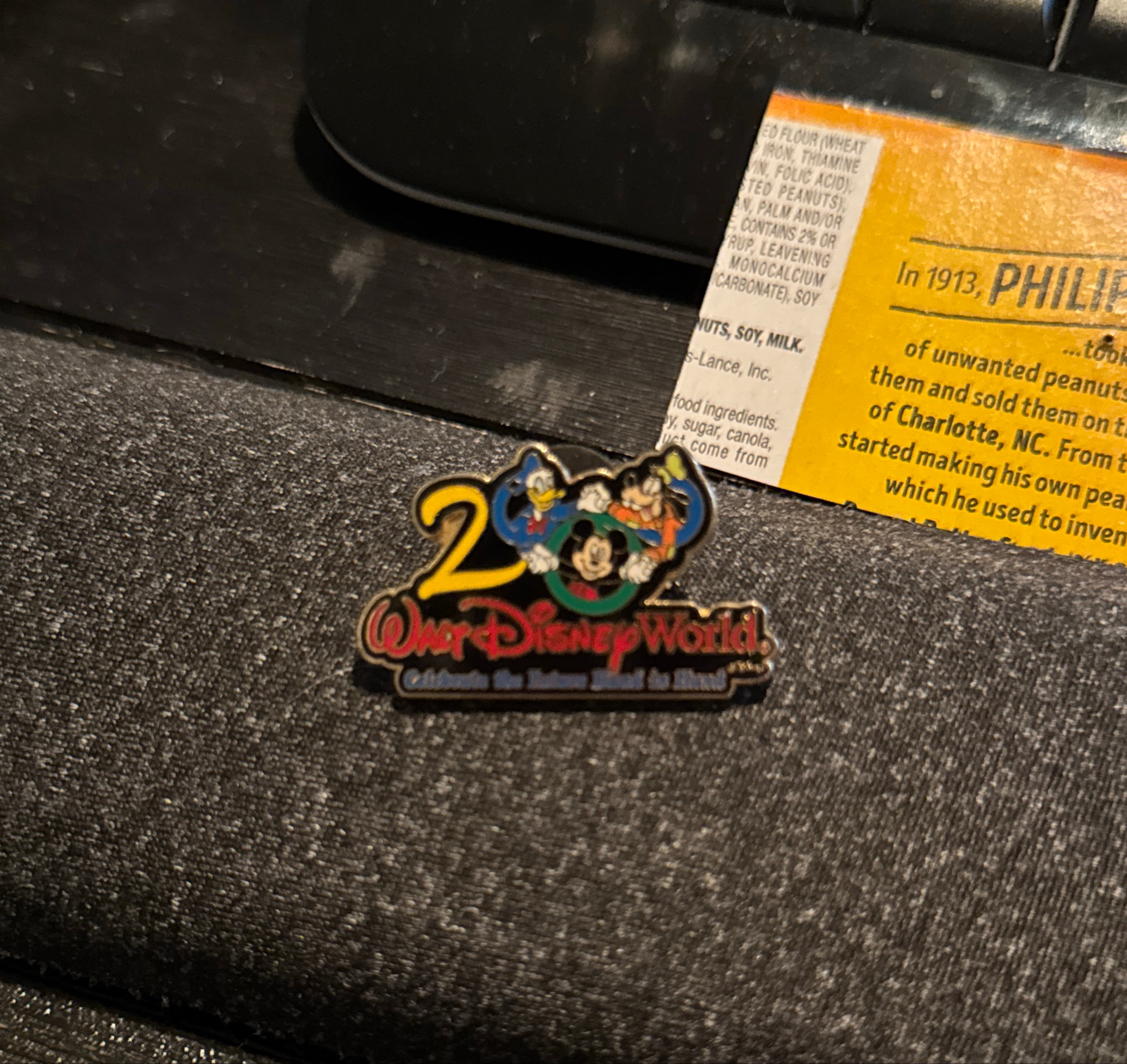 Mickey, Donald & Goofy - 20th Anniversary - Celebrate the Future Hand in Hand front