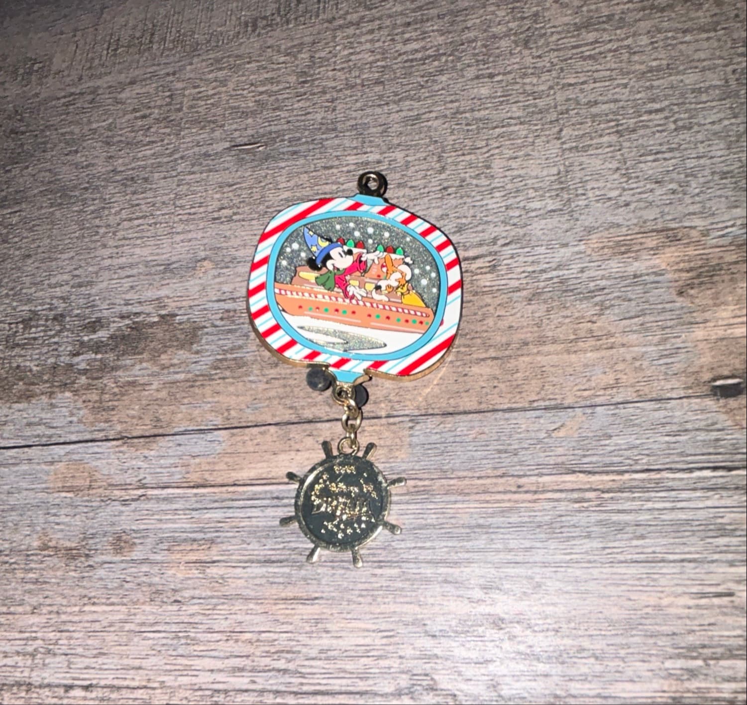 Disney DCL 2022 Holiday Ornament Dangle front