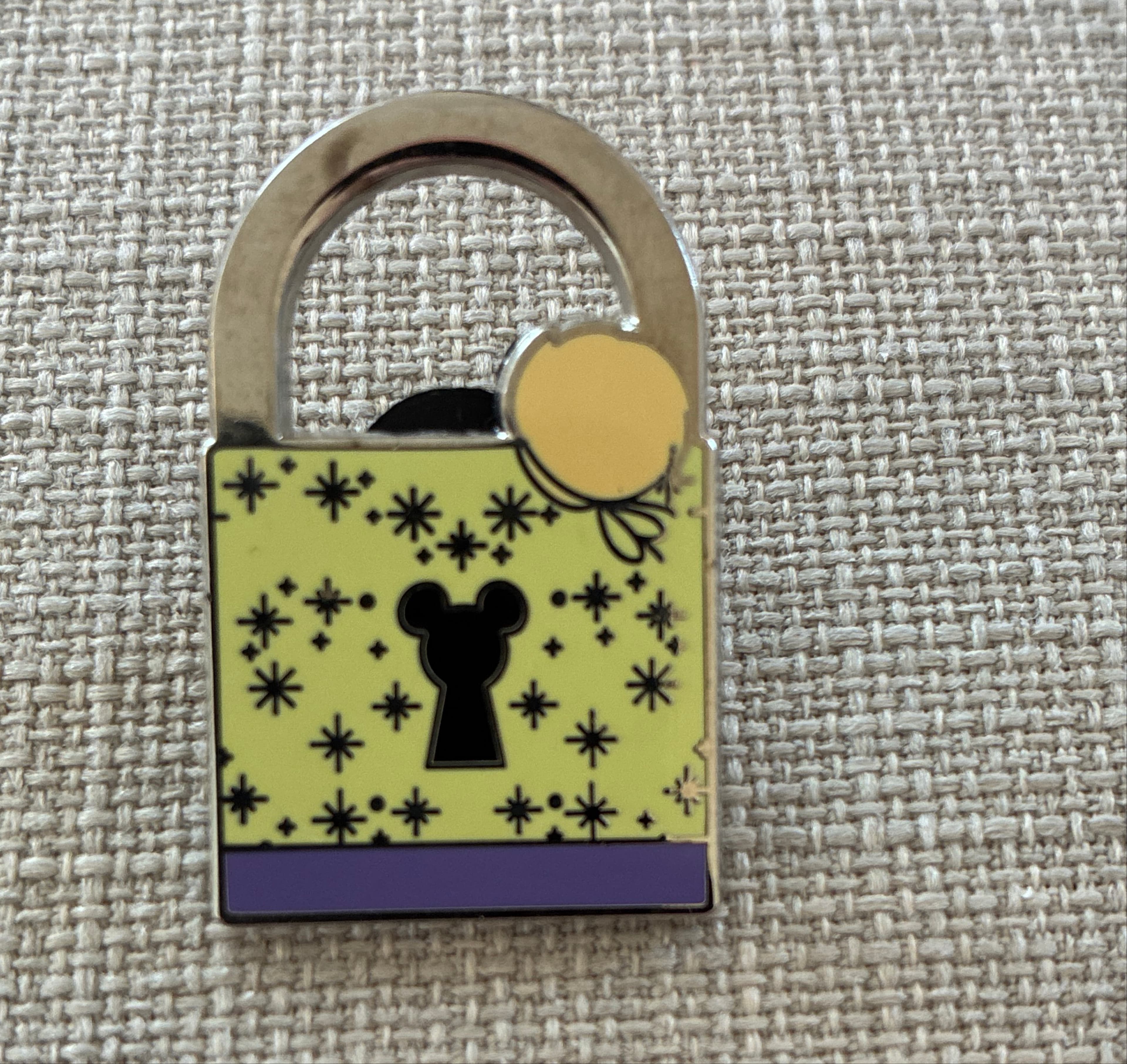 Minnie Mouse Padlock - Hidden Mickey Character Lock Collection front