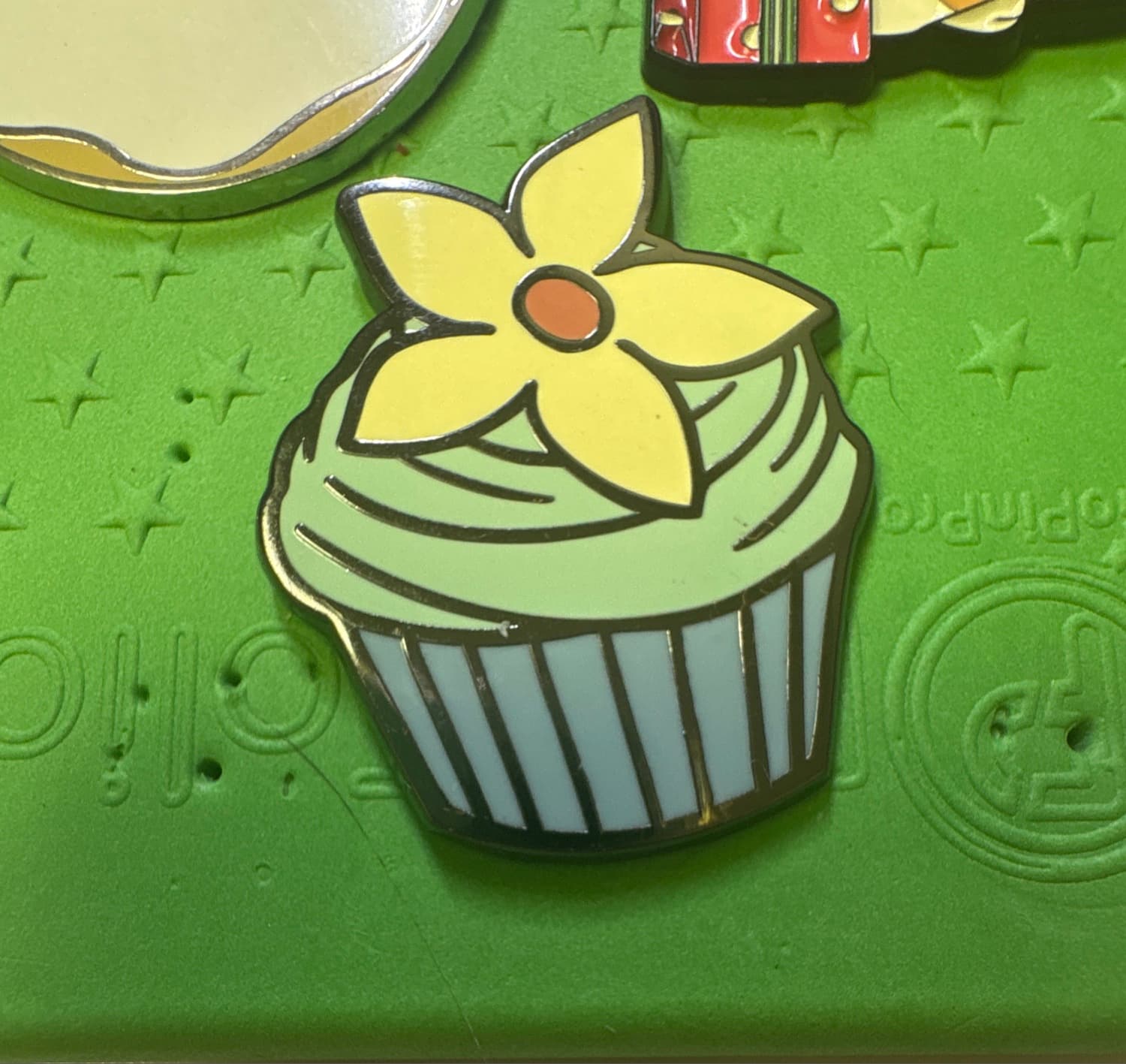 Loungefly Disney Cupcake Blind Box Scented Pin Set - Flower Pin front
