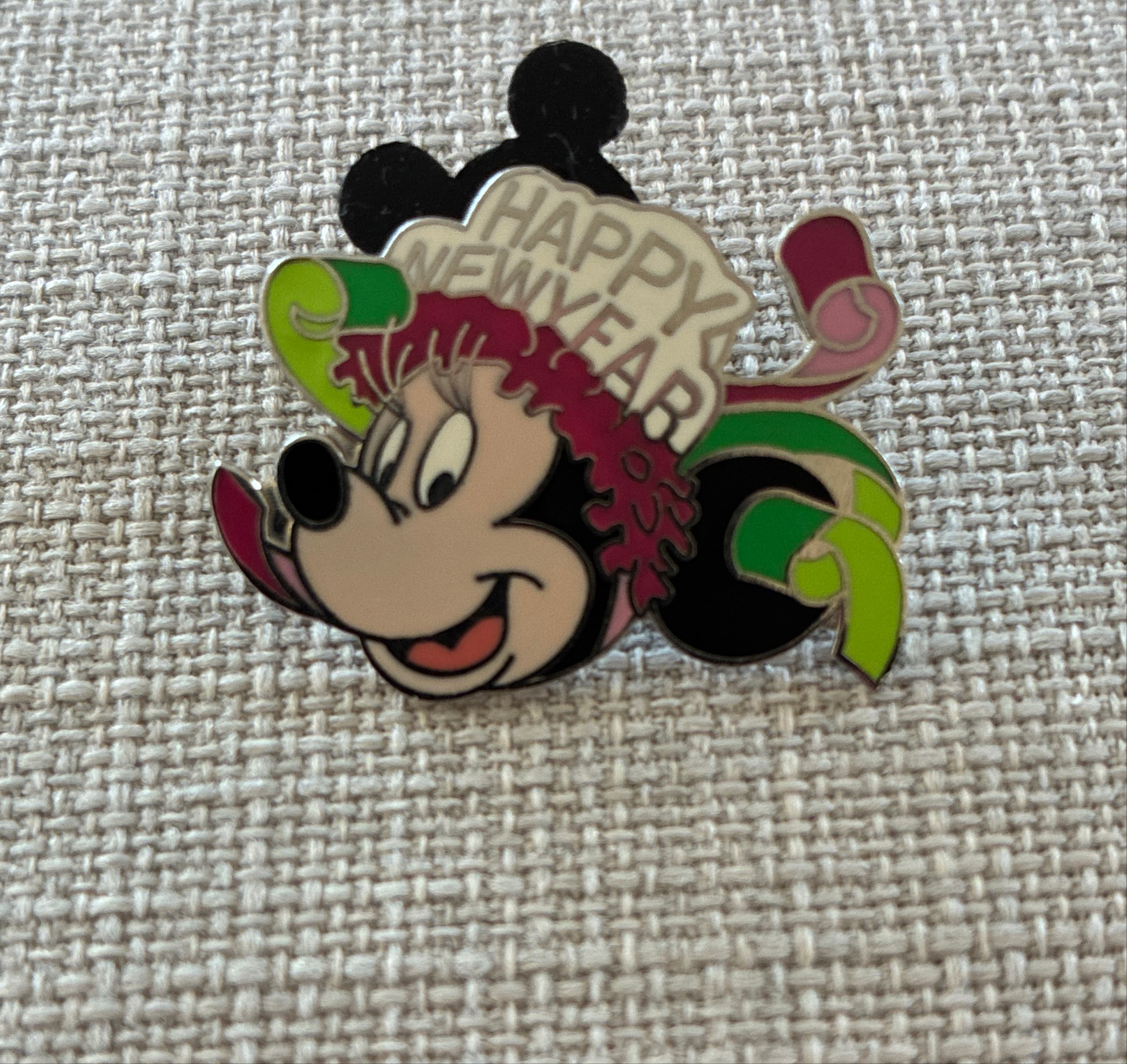 Minnie Mouse Happy New Year 2000 Pin front
