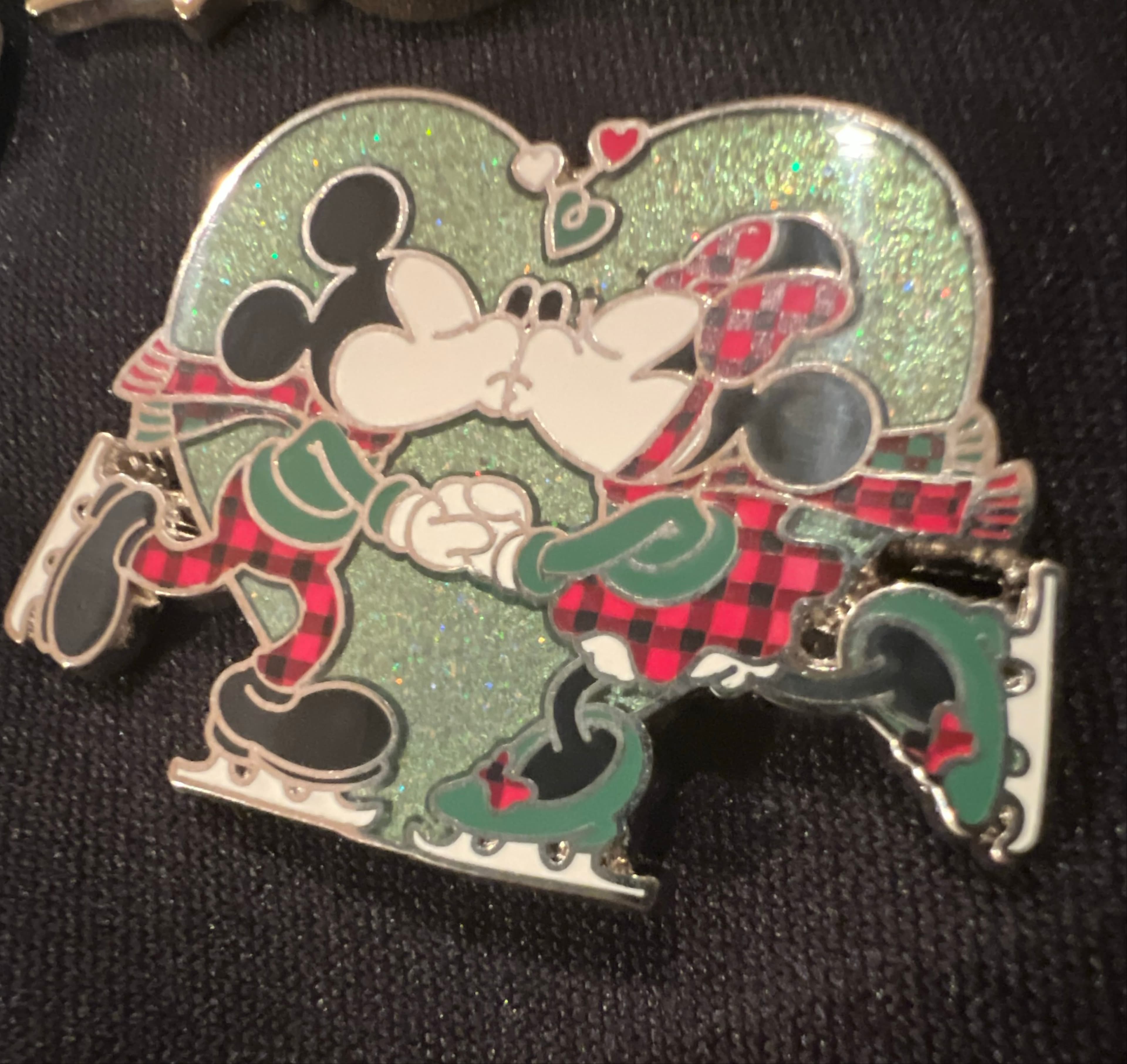 Mickey and Minnie Ice Skating Kissing Holiday Heart Pin front