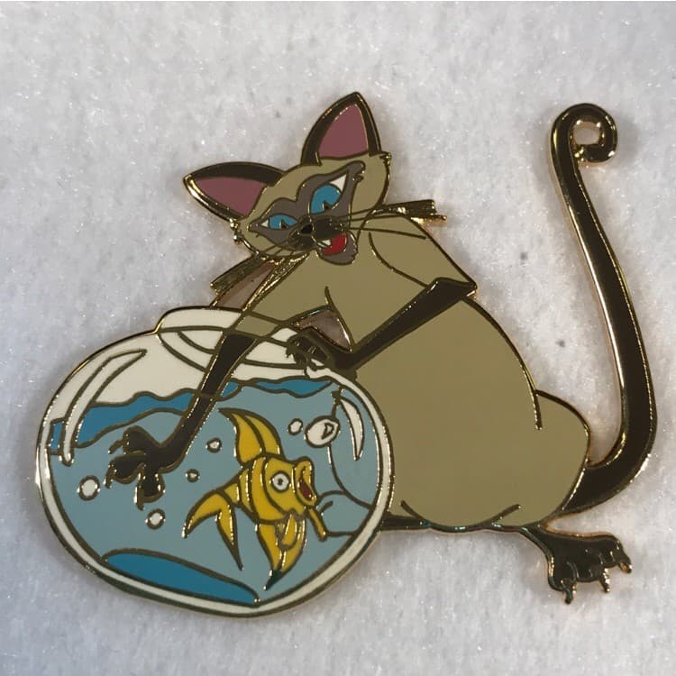 Am Goes Fishing front