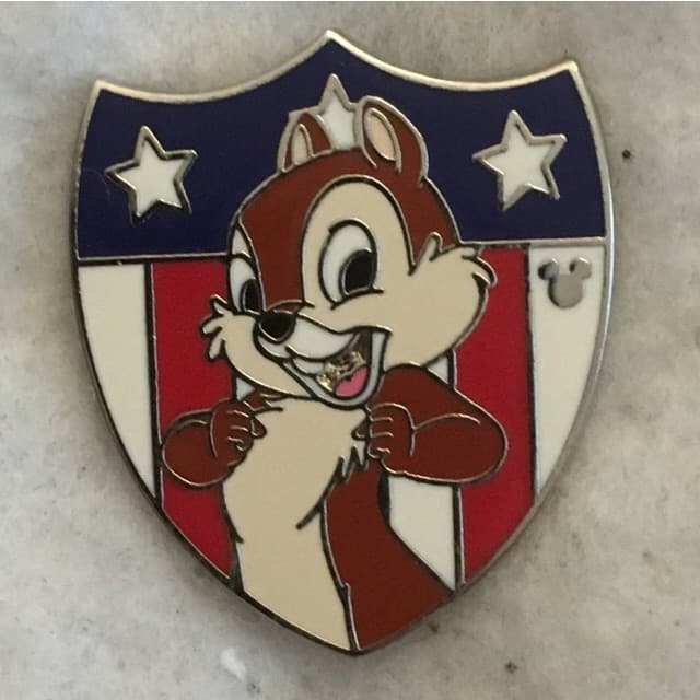 Hidden Mickey 2013 WDW - Patriotic Shields - Chip front